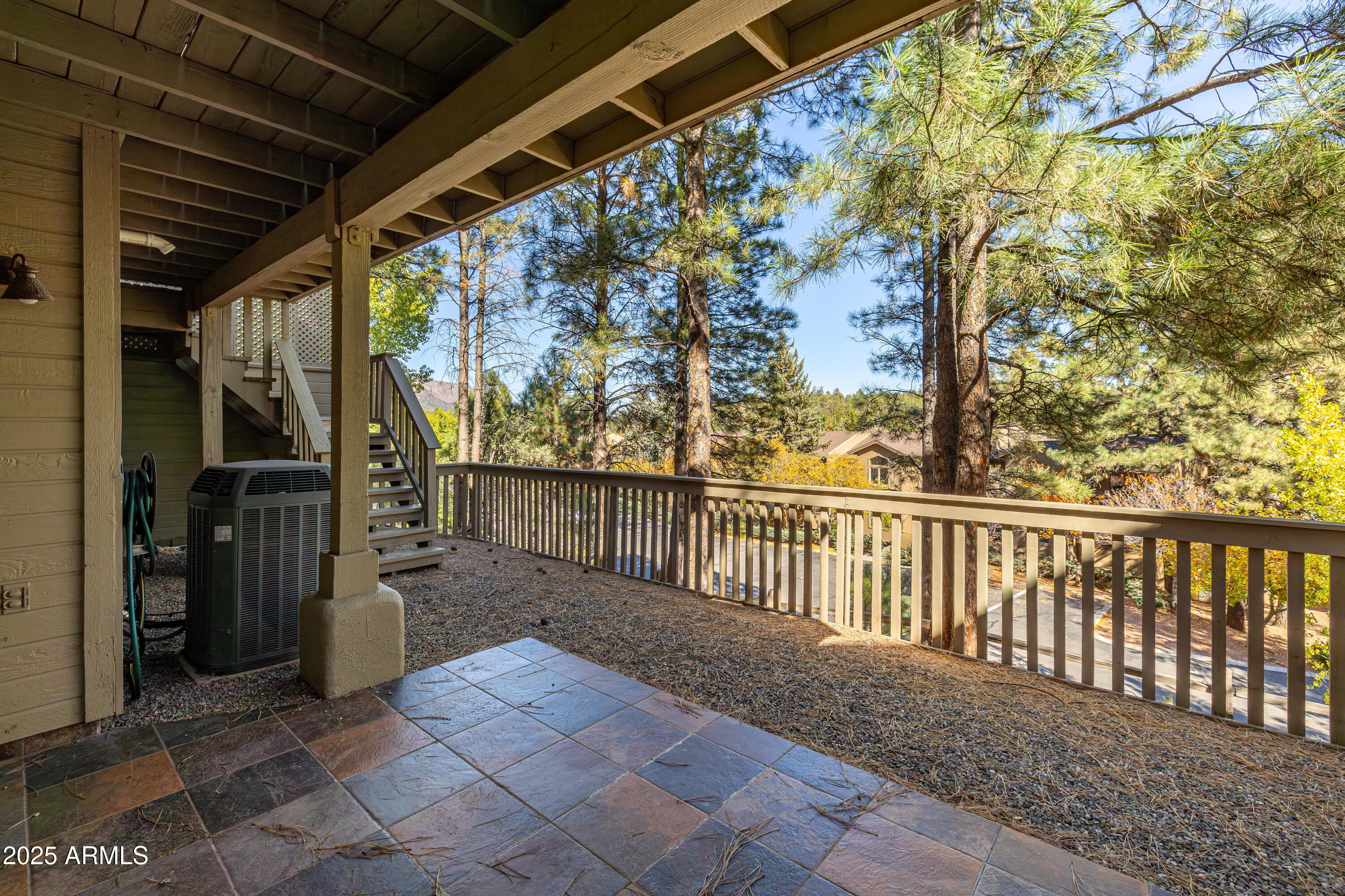 MOUNTAIN OAKS - Residential