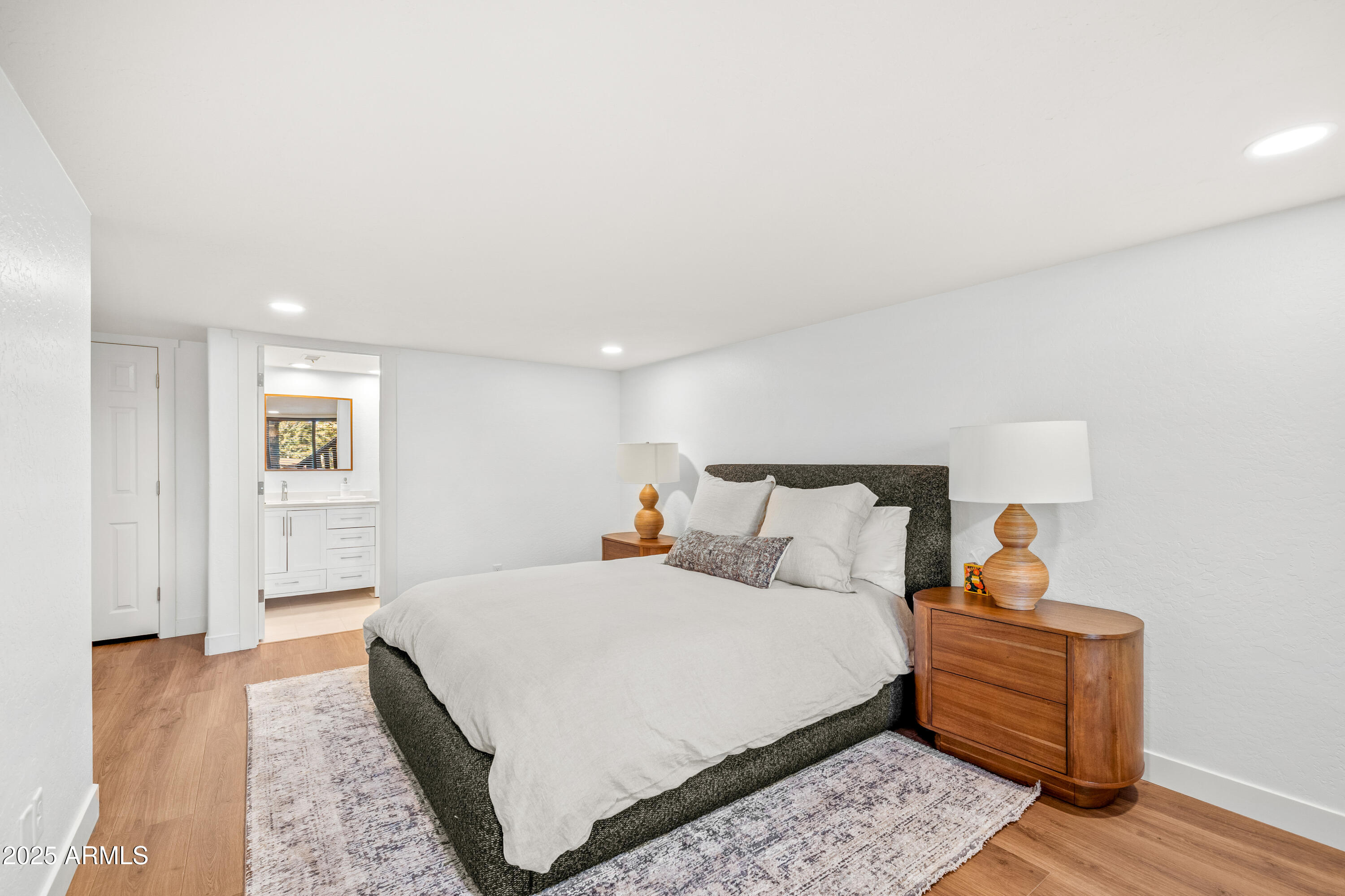 MOUNTAIN OAKS - Residential