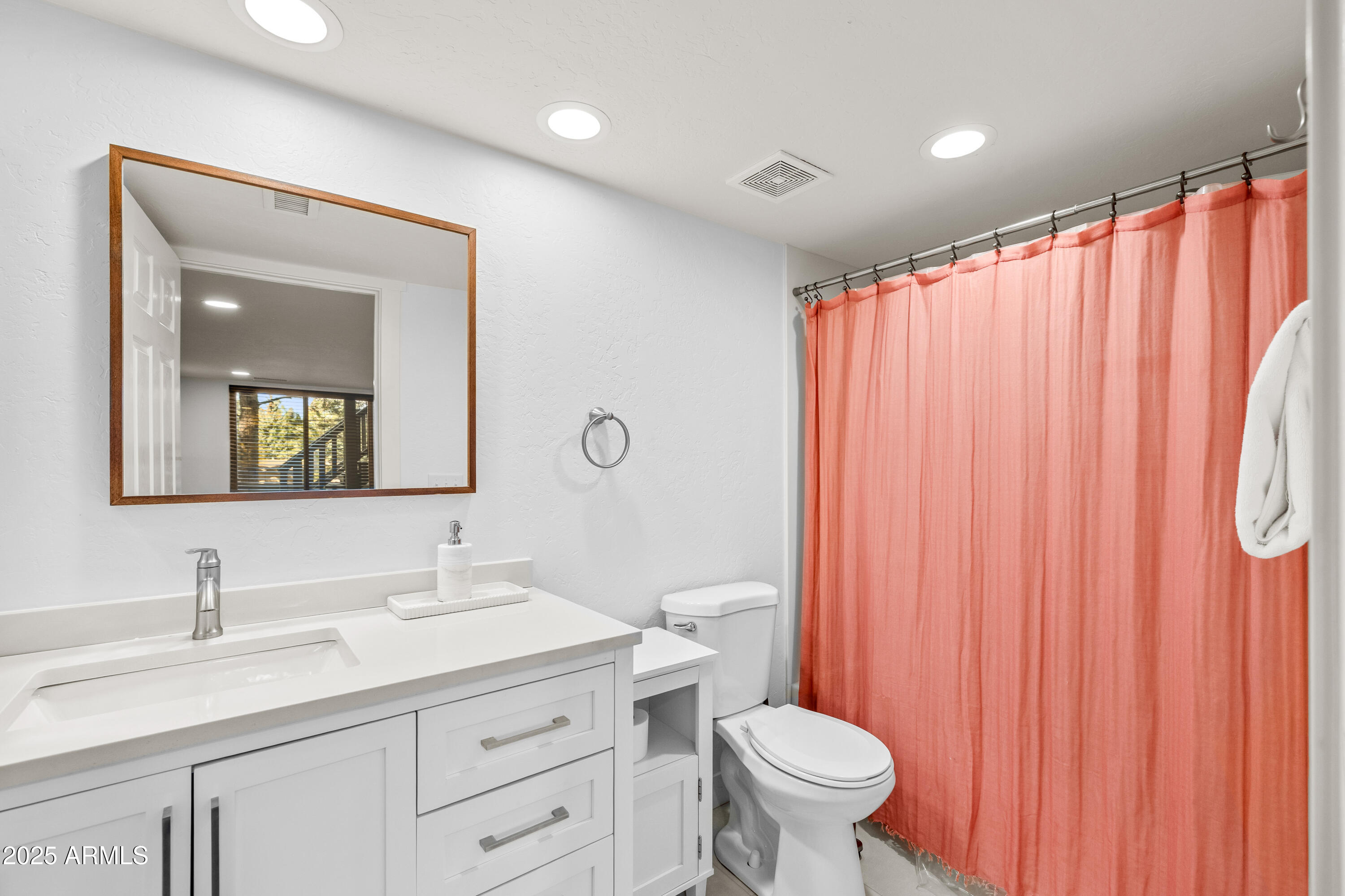 MOUNTAIN OAKS - Residential
