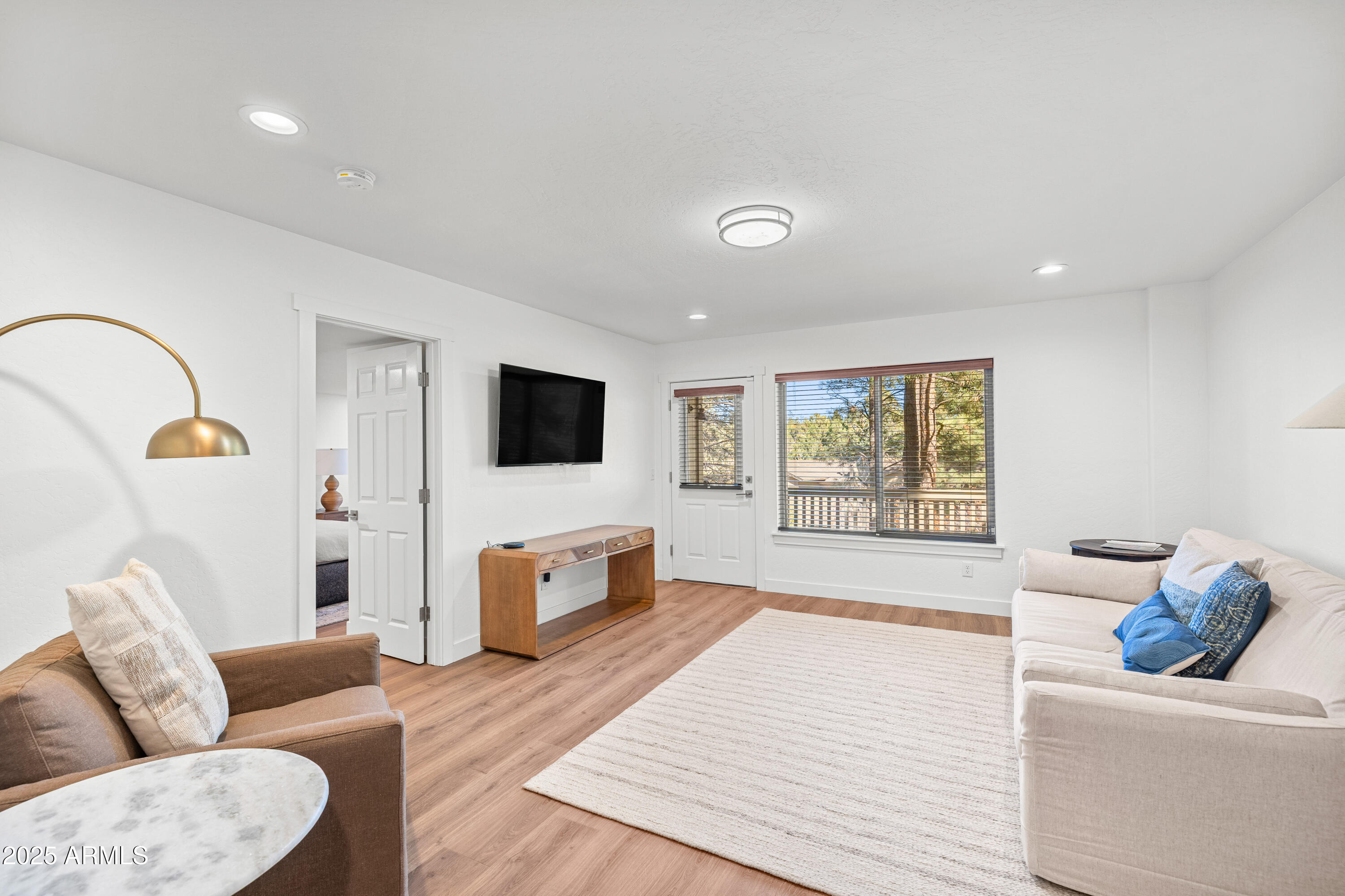 MOUNTAIN OAKS - Residential