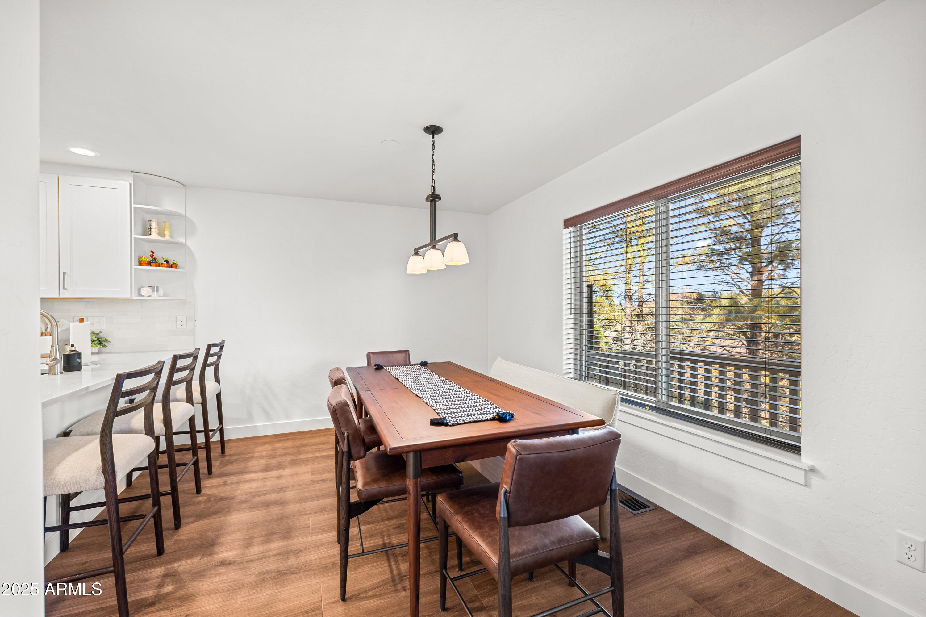 MOUNTAIN OAKS - Residential