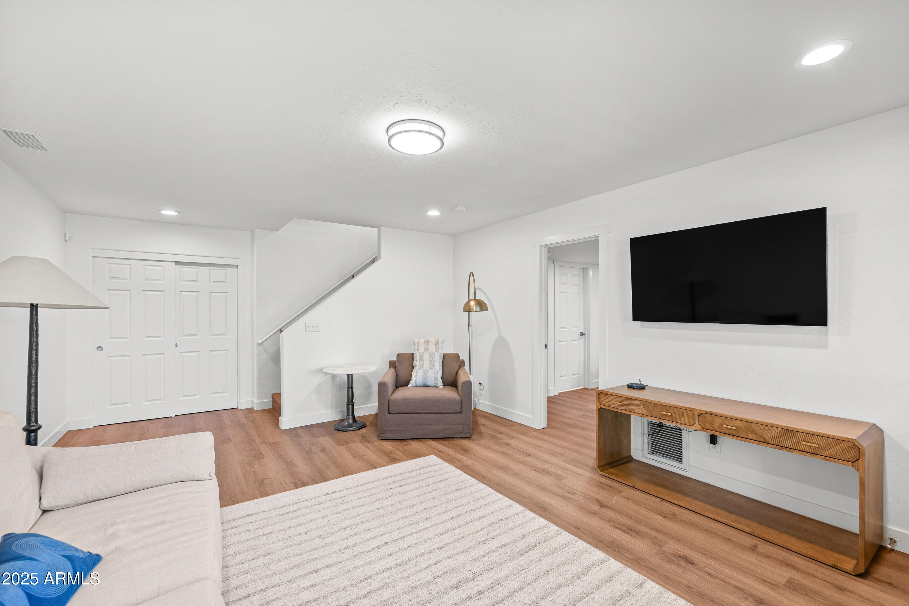 MOUNTAIN OAKS - Residential