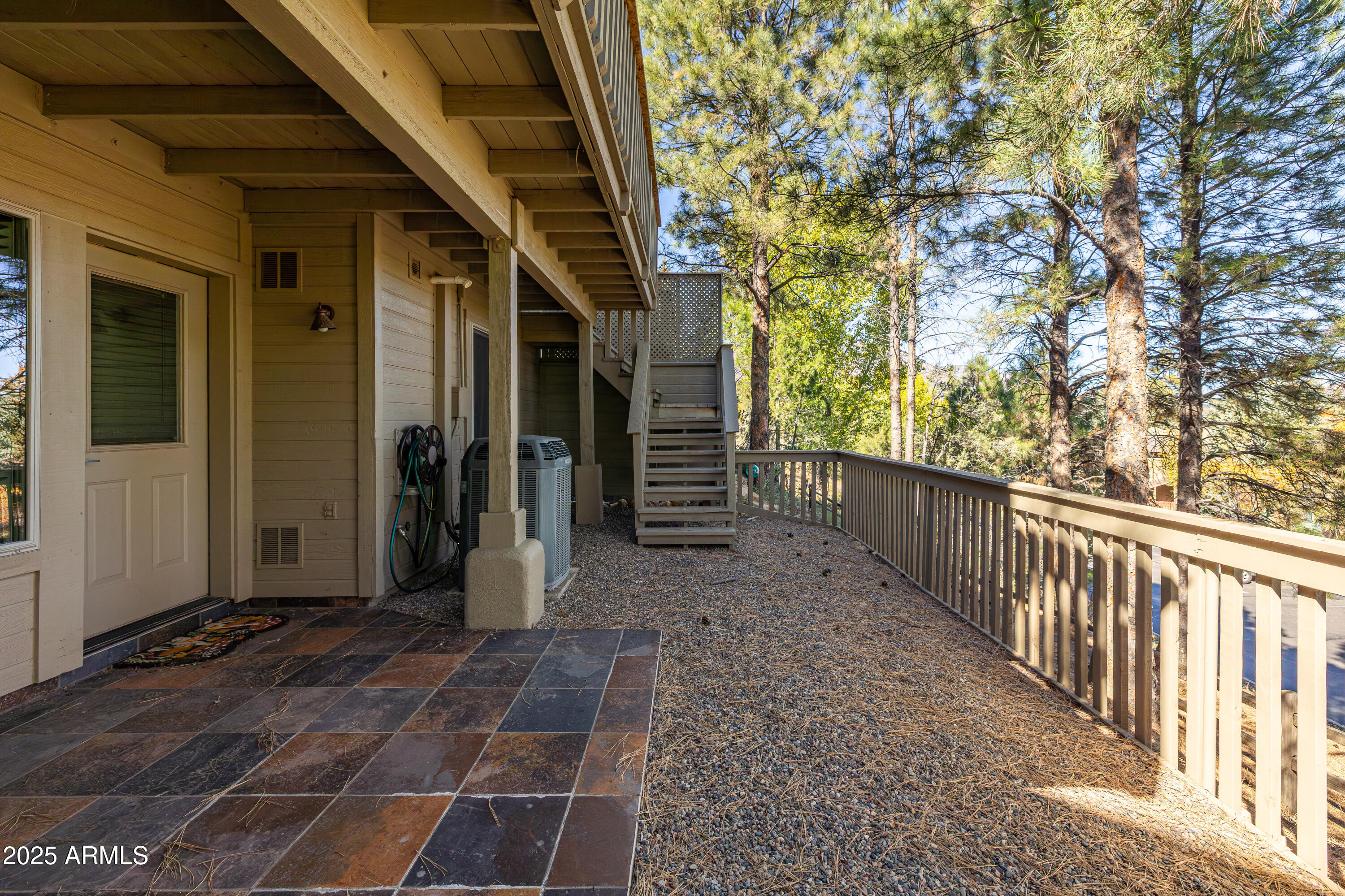 MOUNTAIN OAKS - Residential