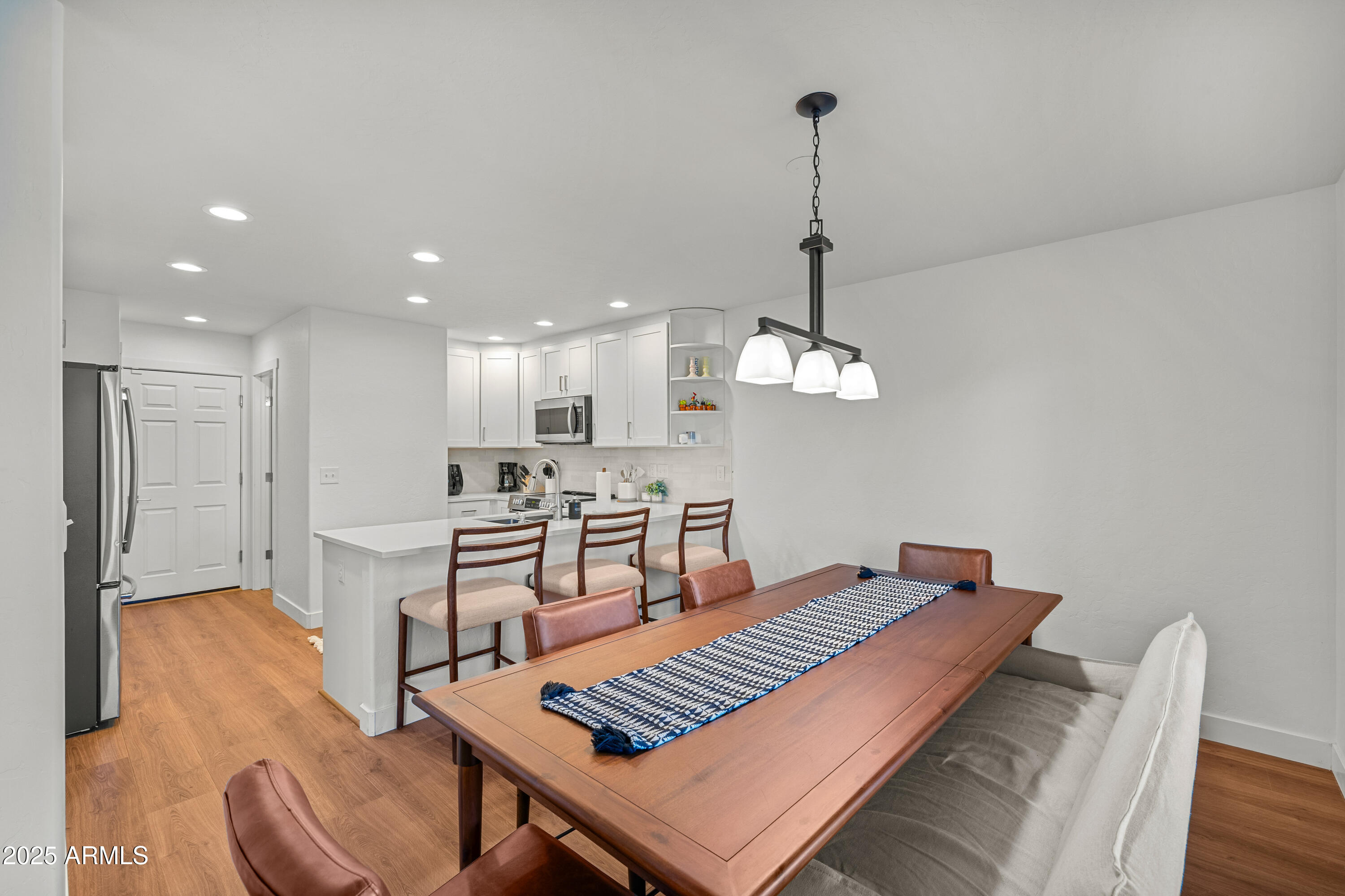 MOUNTAIN OAKS - Residential