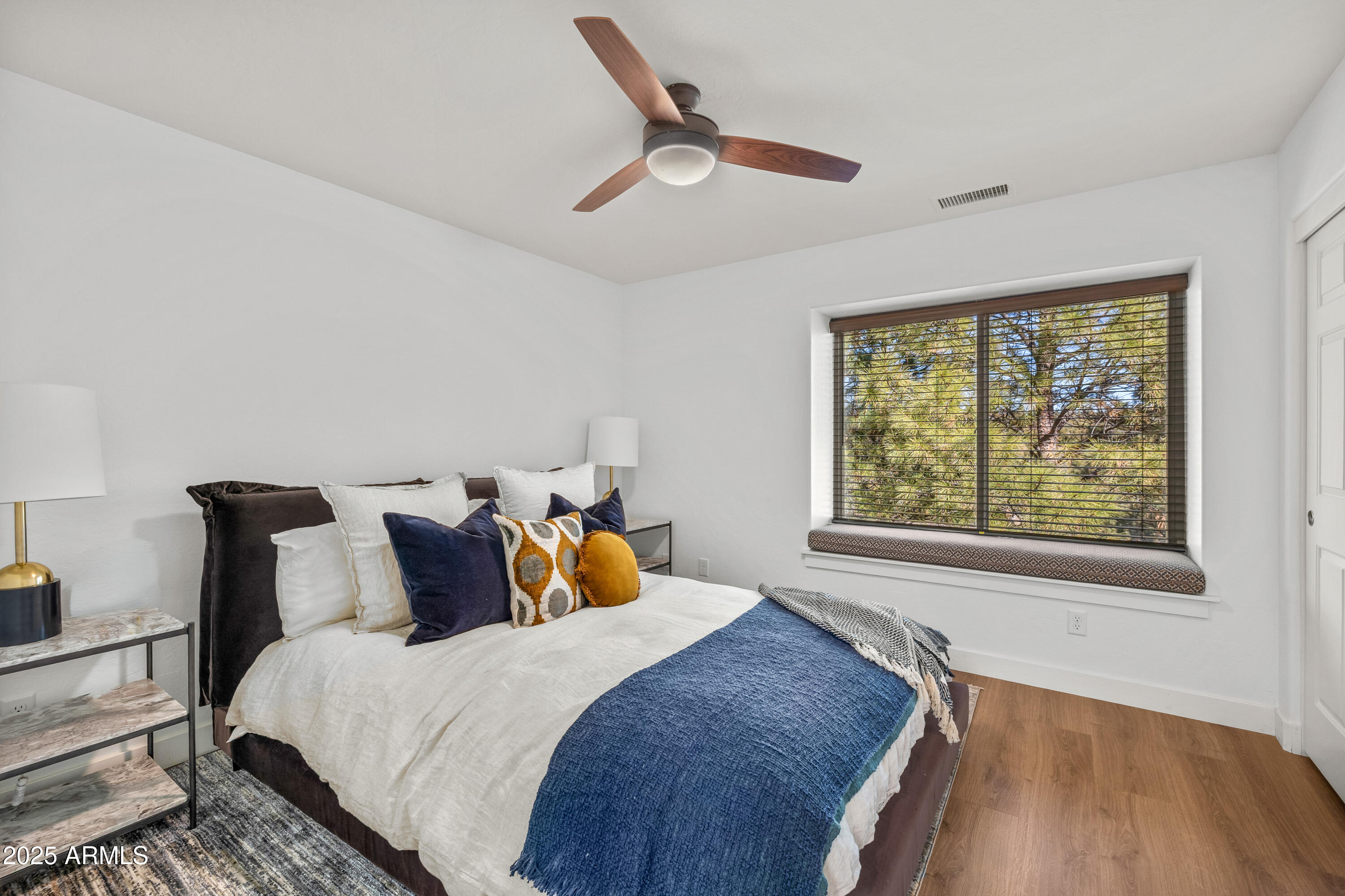 MOUNTAIN OAKS - Residential