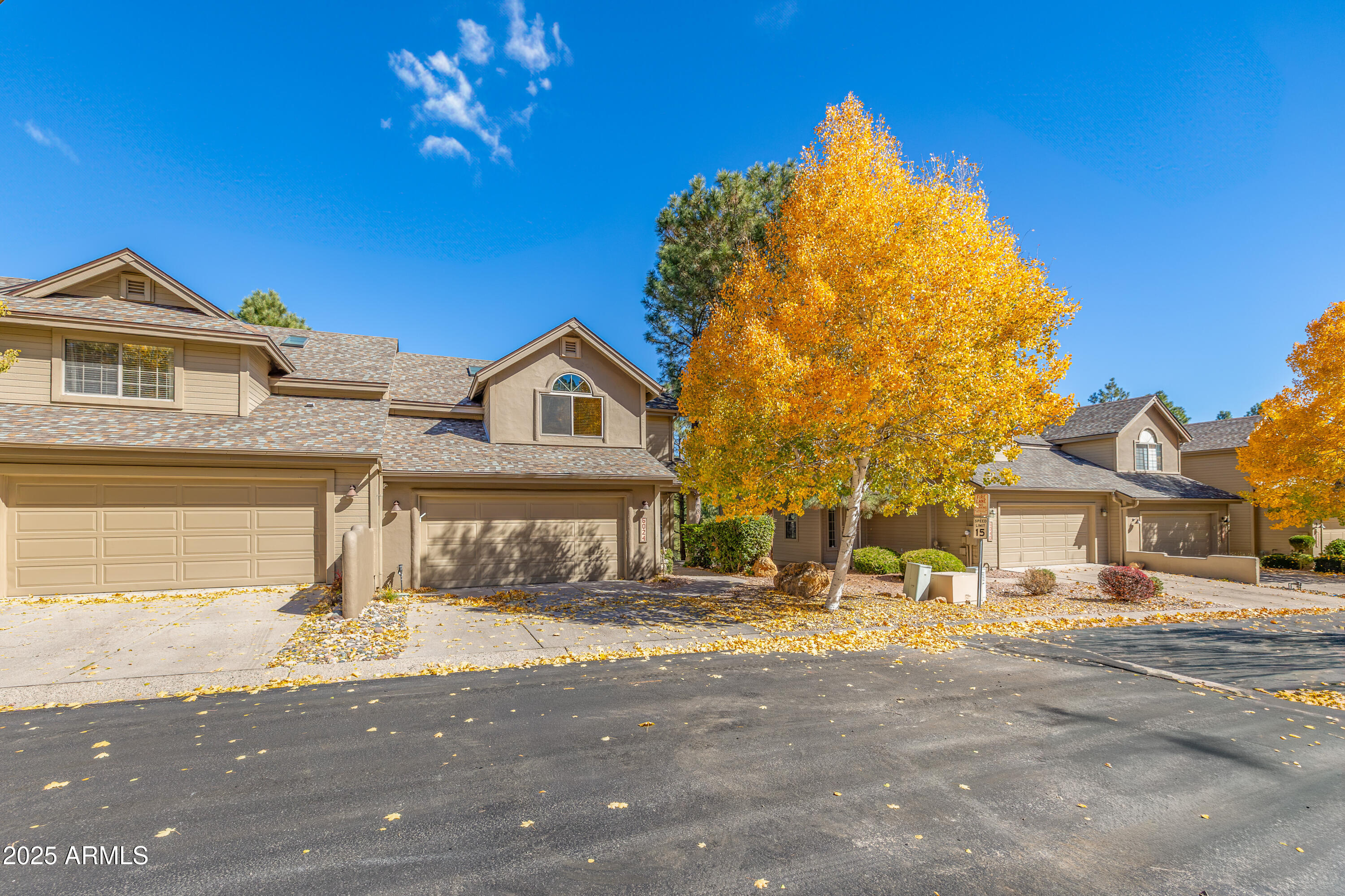 MOUNTAIN OAKS - Residential