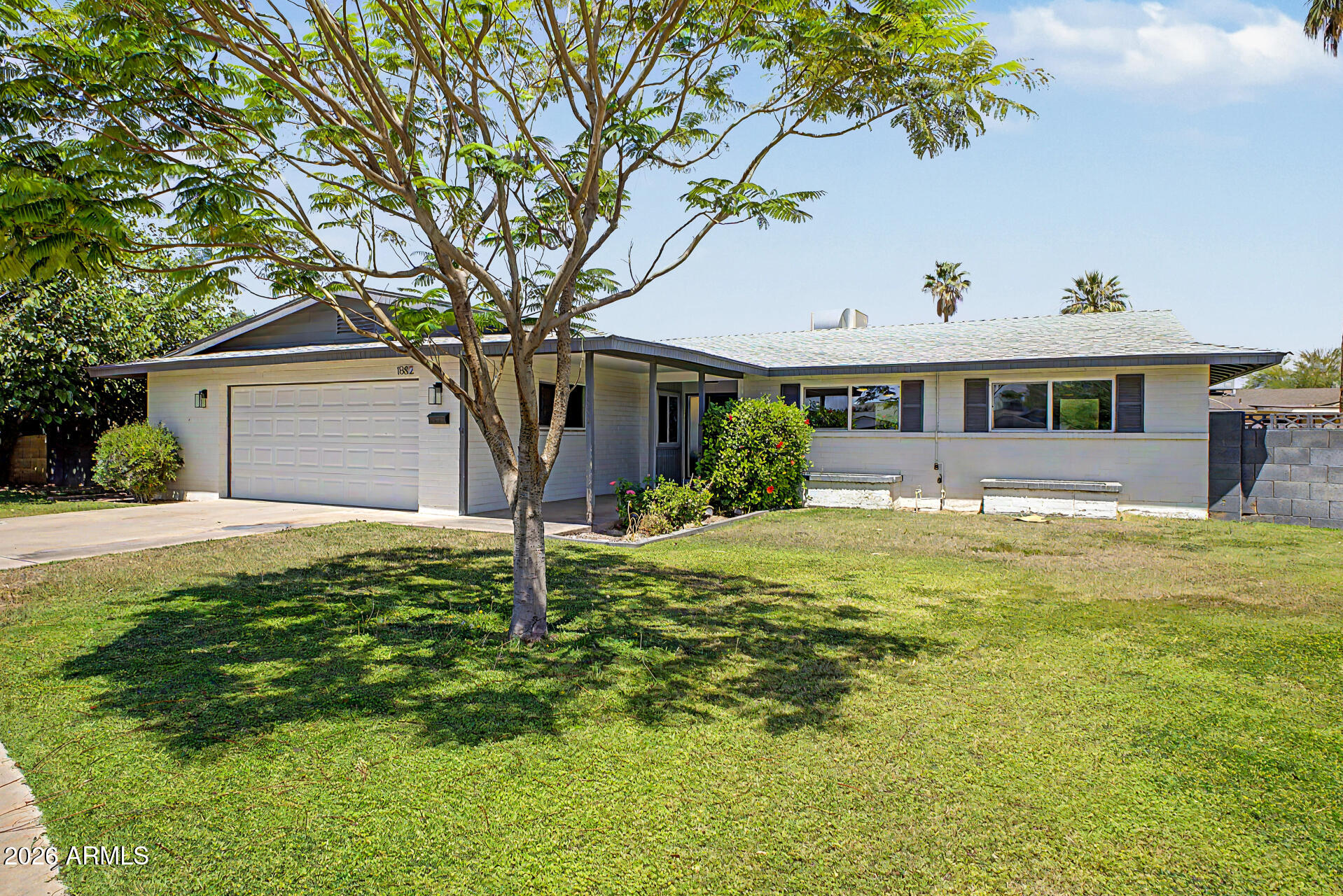 1882 E LOMA VISTA Drive