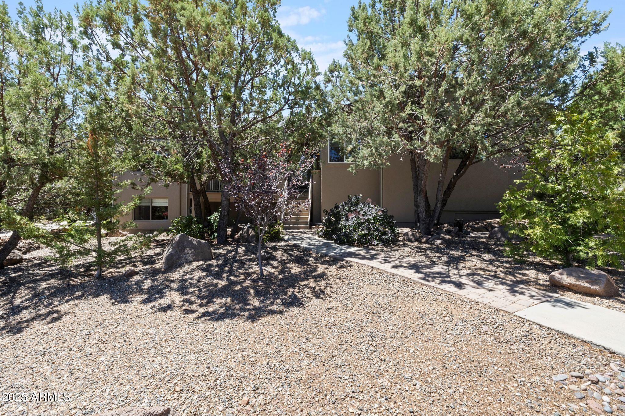115 E Rosser Street