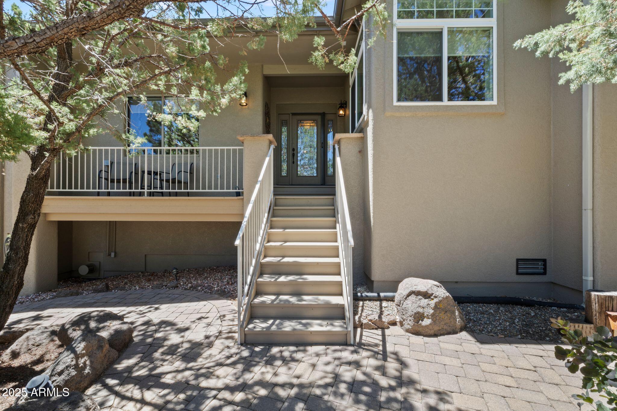 115 E Rosser Street