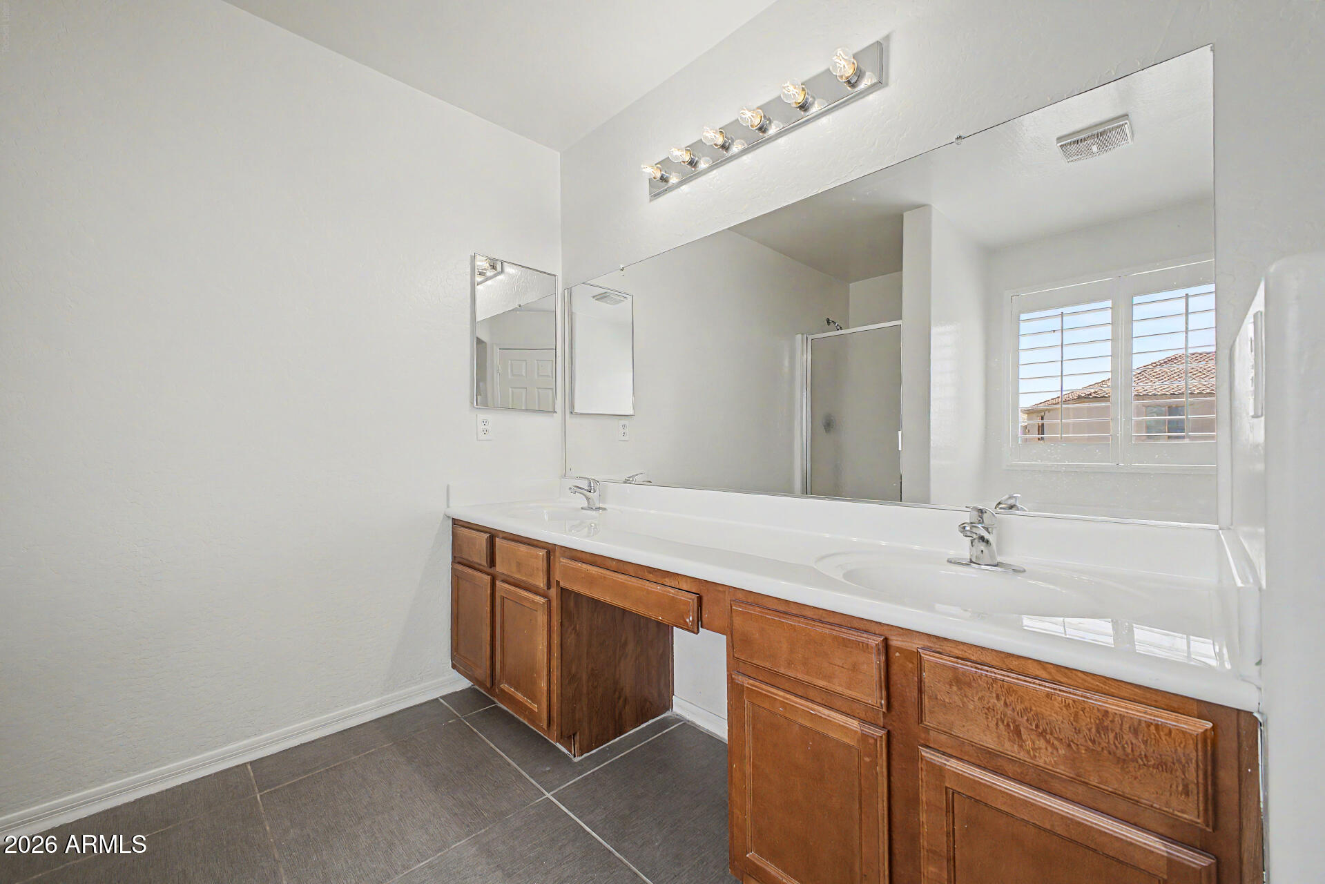 SENITA UNIT 3 - Residential
