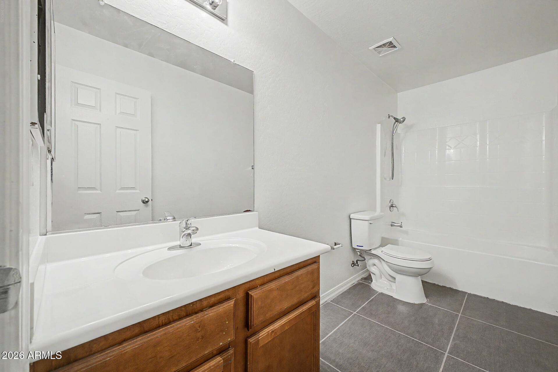 SENITA UNIT 3 - Residential