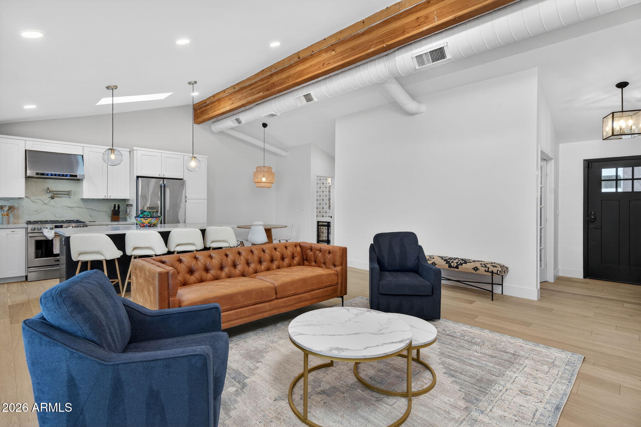 4842 E FAIRMOUNT Avenue