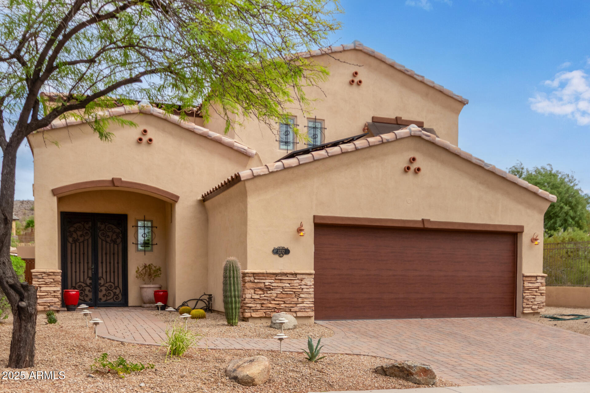 1232 E LUPINE Avenue