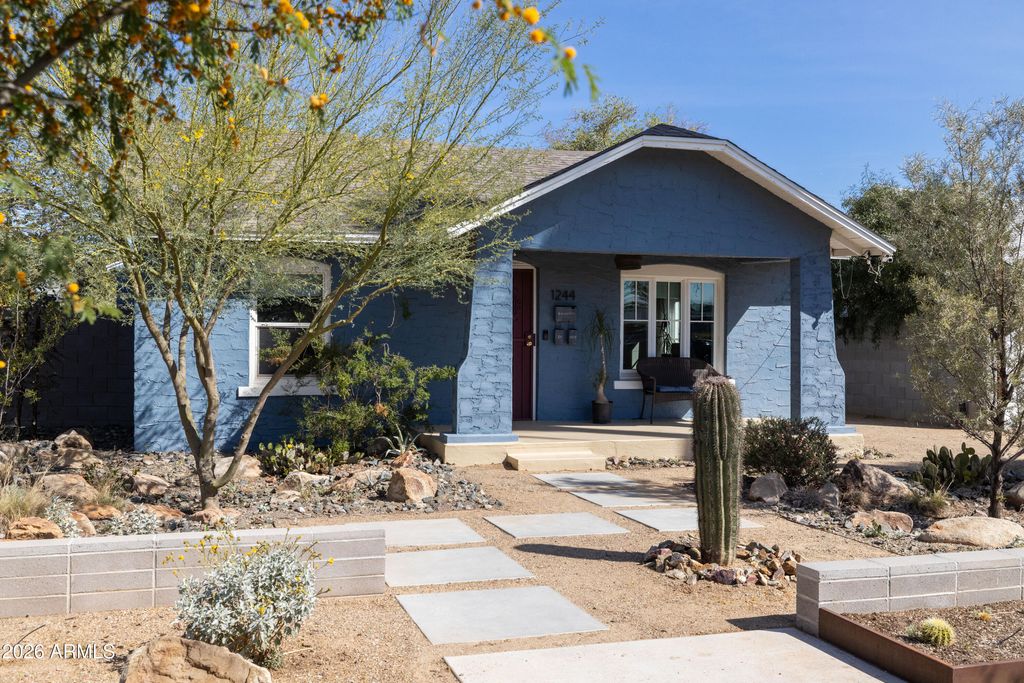 Photo of 1244 E Palm Lane, Phoenix, AZ 85006 (MLS # 7001378)