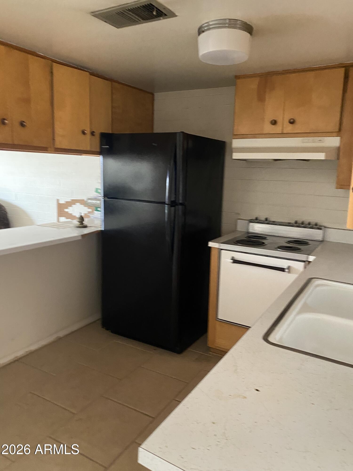 2449 W MISSOURI Avenue