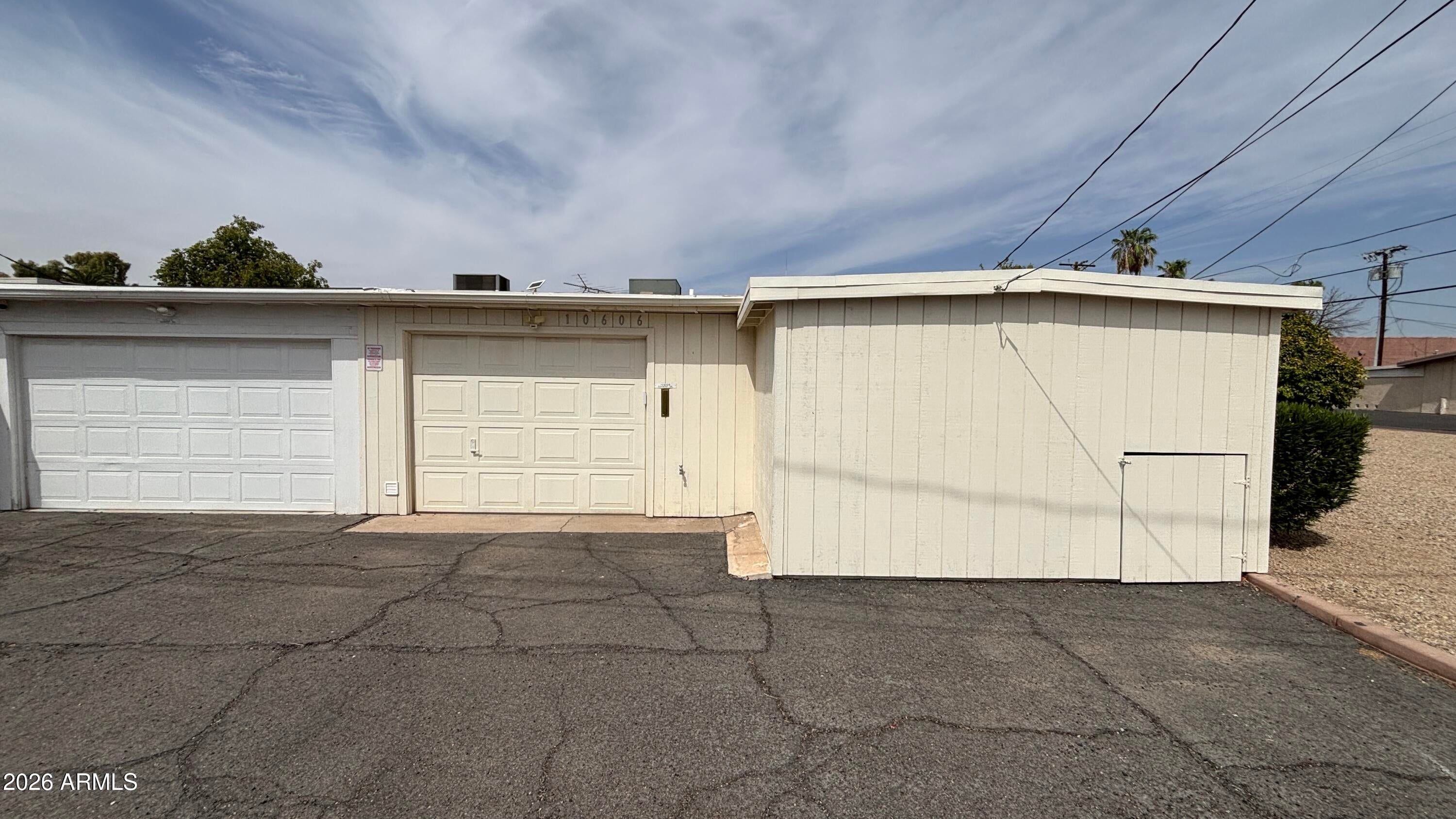 10606 W OAKMONT Drive