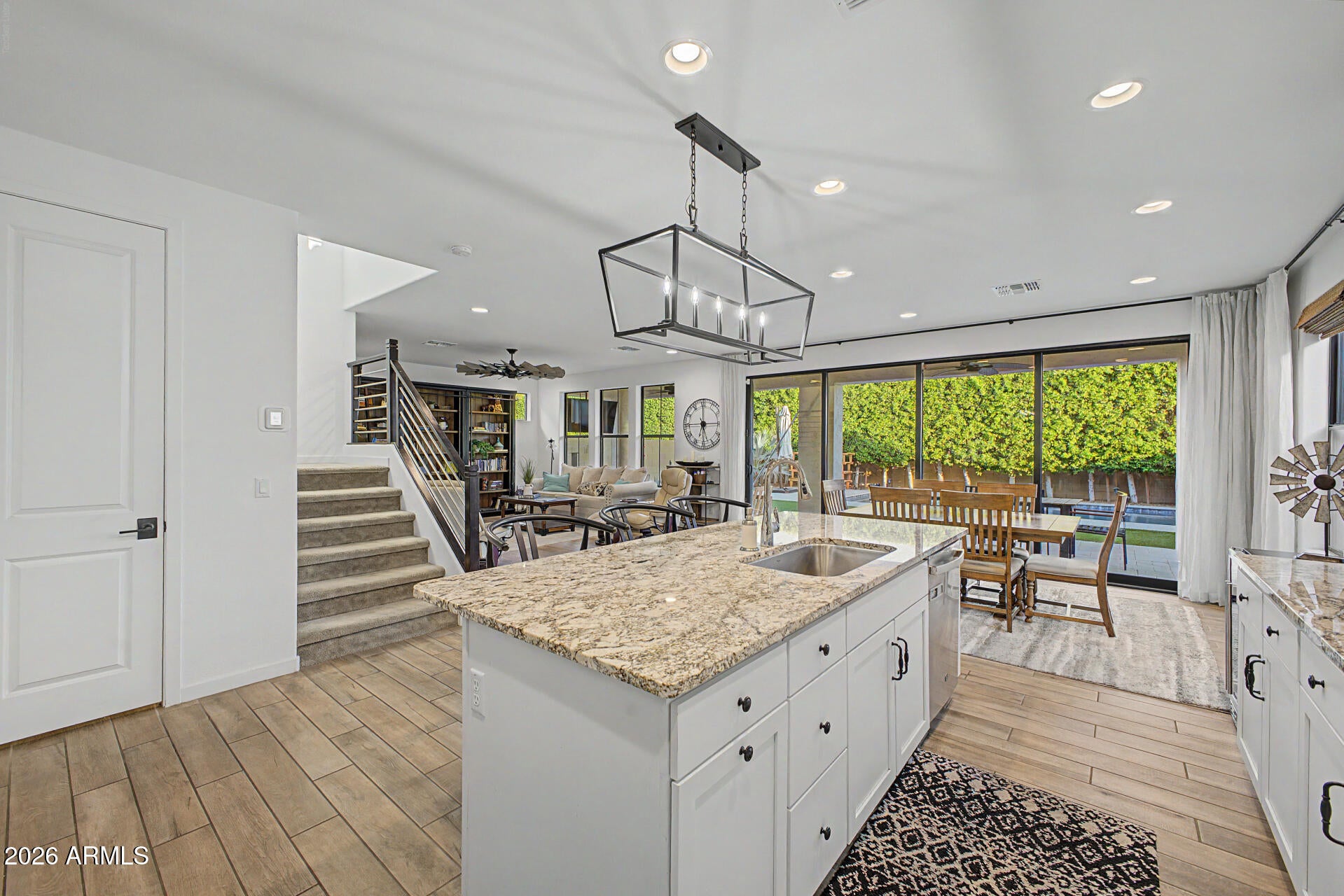 819 E DEER CREEK Road