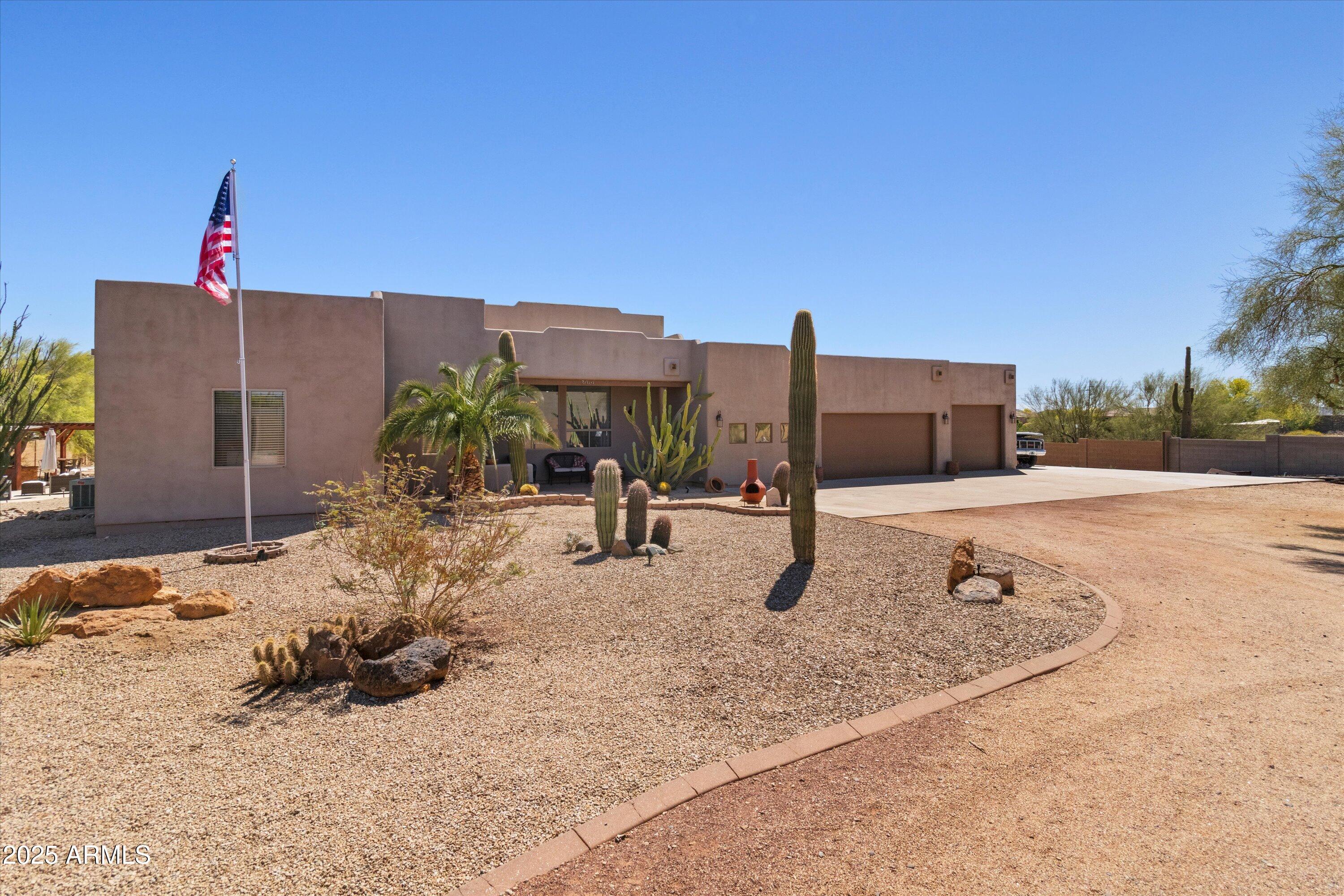 3019 W TRAIL Drive