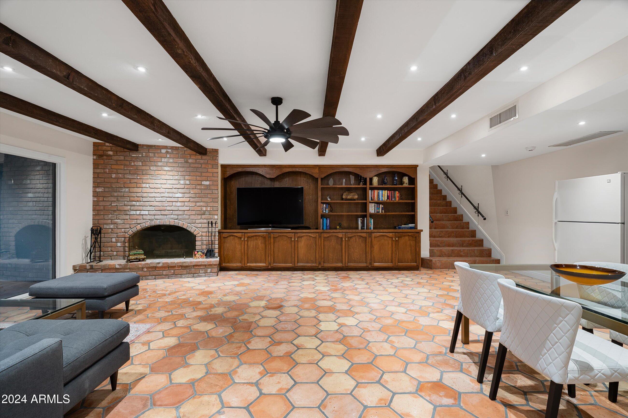 PARADISE HILLS ESTATES - Residential