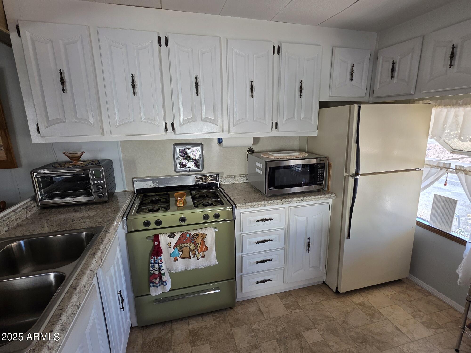 7807 E MAIN Street B7