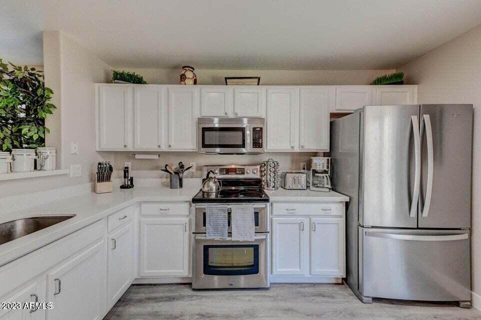 2477 E Meadow Land Drive