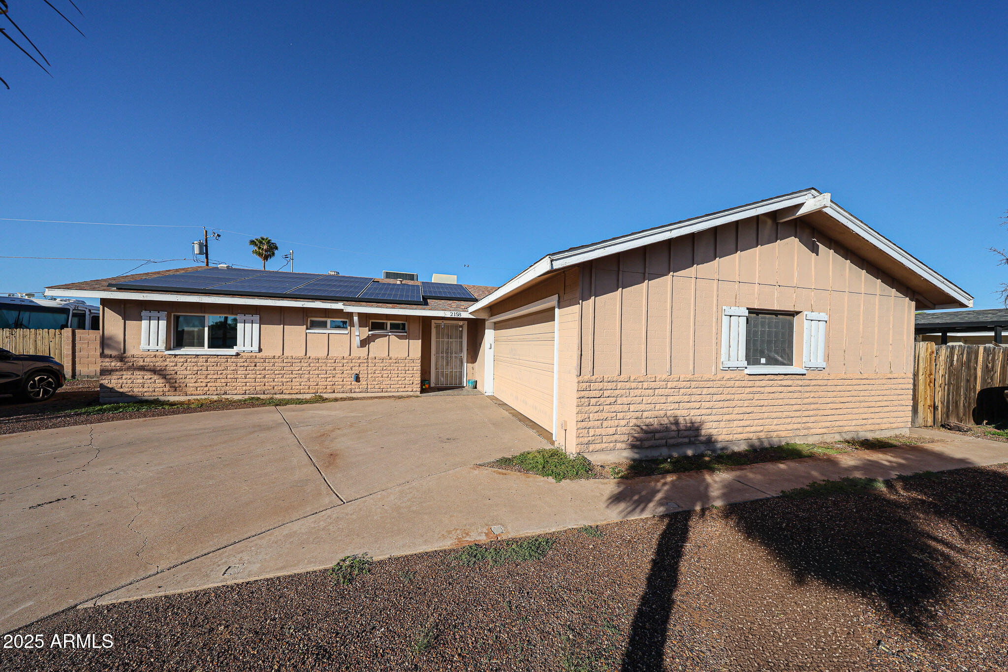 2158 W WILLOW Avenue