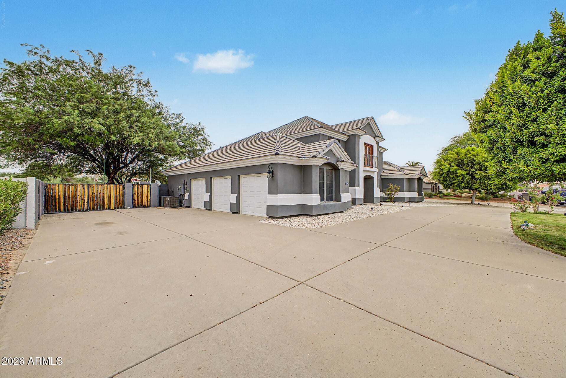 5442 W FALLEN LEAF Lane