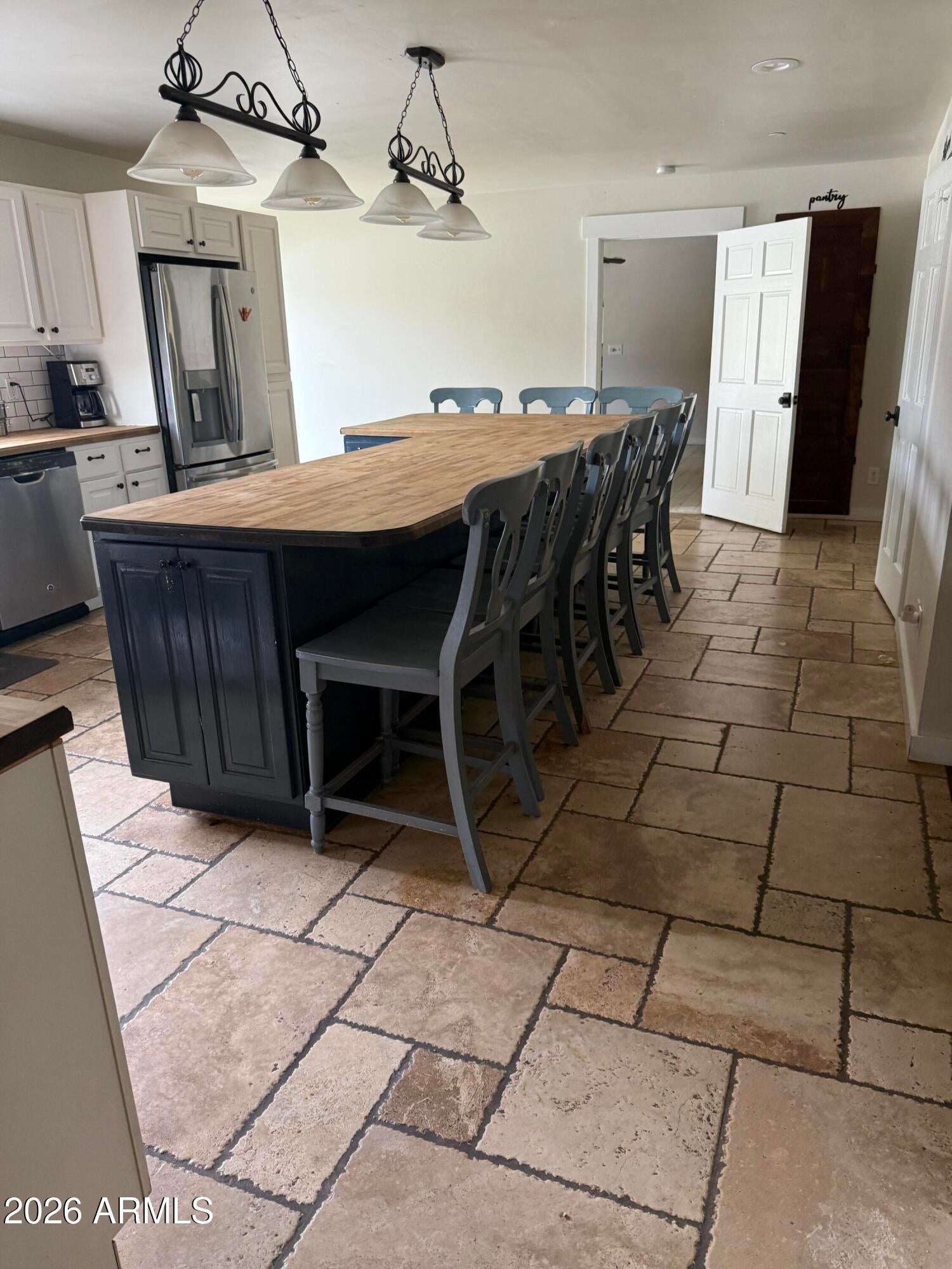 2340 W SOLANO Drive