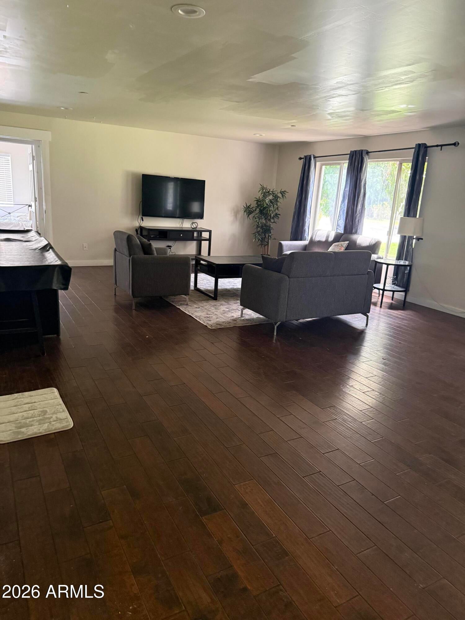 2340 W SOLANO Drive
