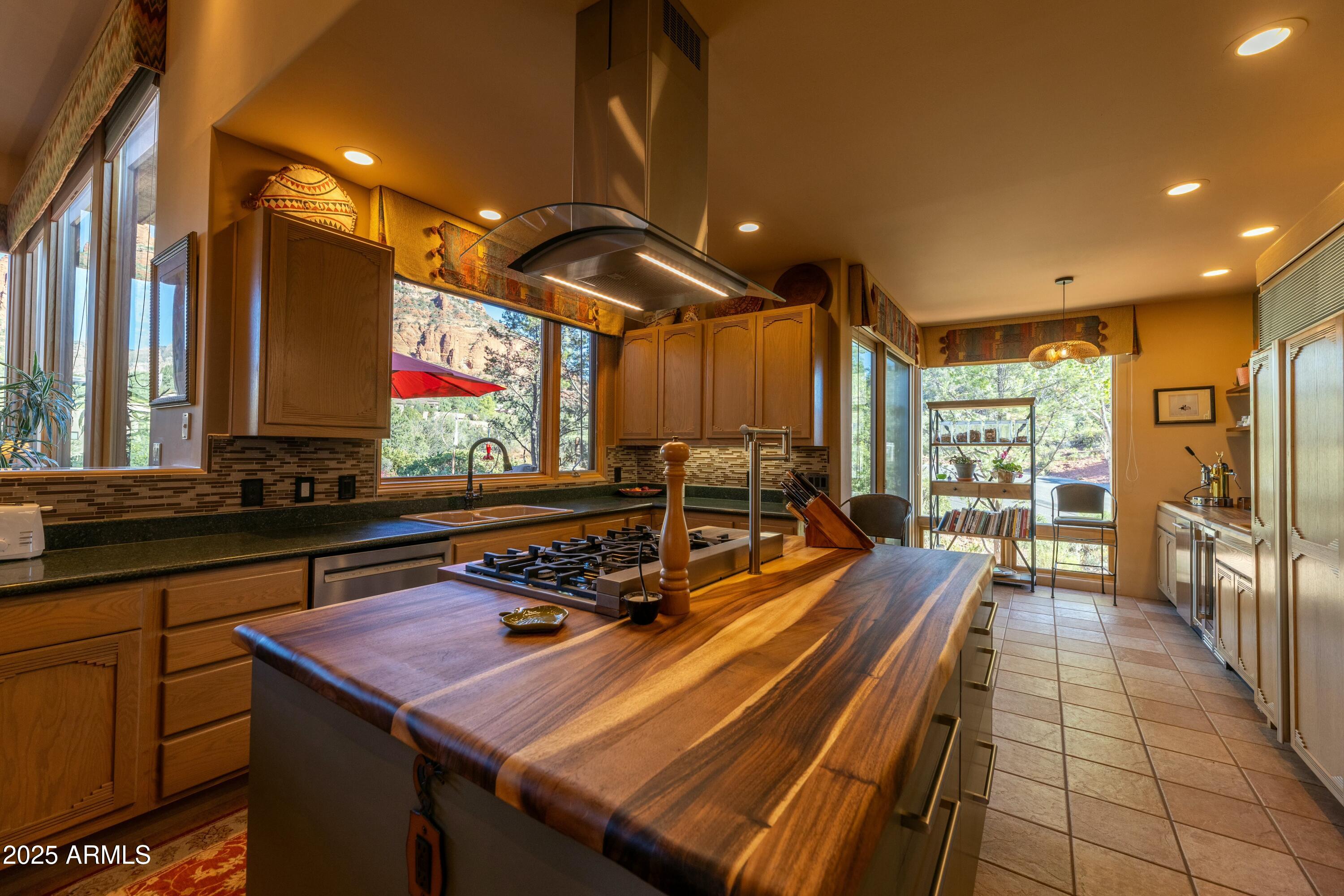 MYSTIC HILLS - Residential