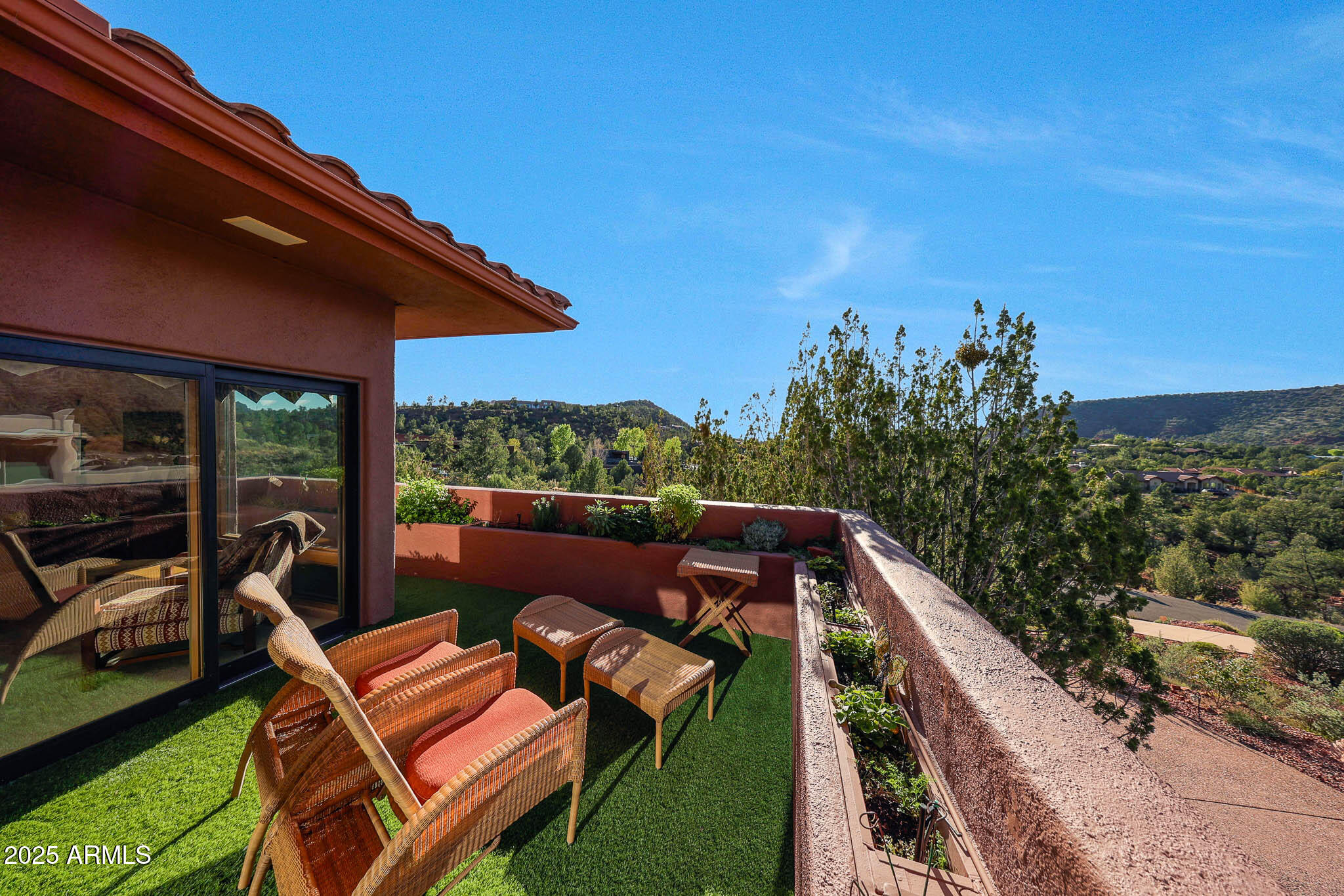 MYSTIC HILLS - Residential