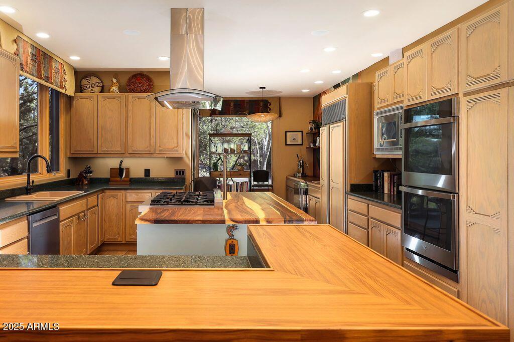 MYSTIC HILLS - Residential