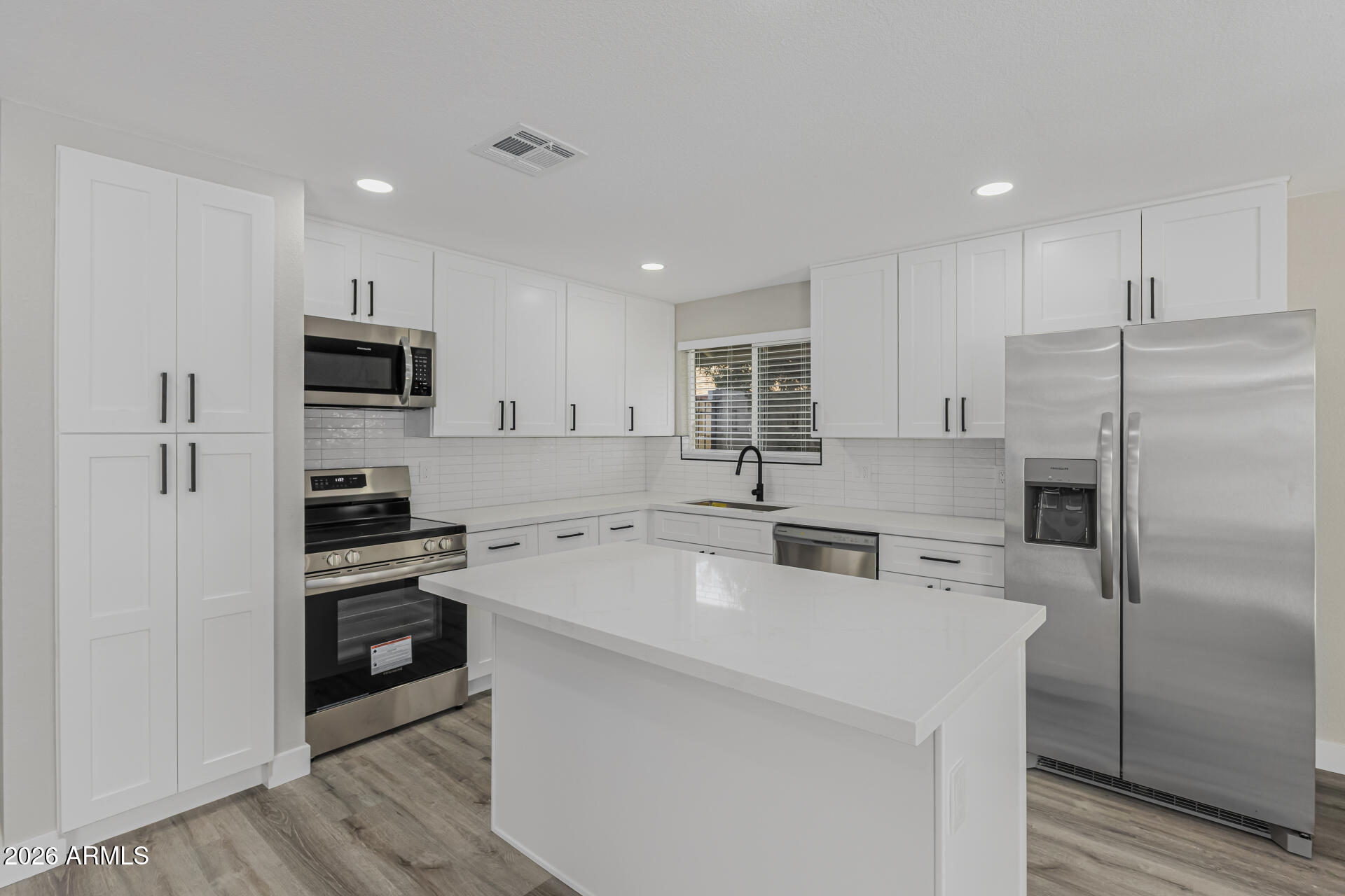 1643 W NARANJA Avenue