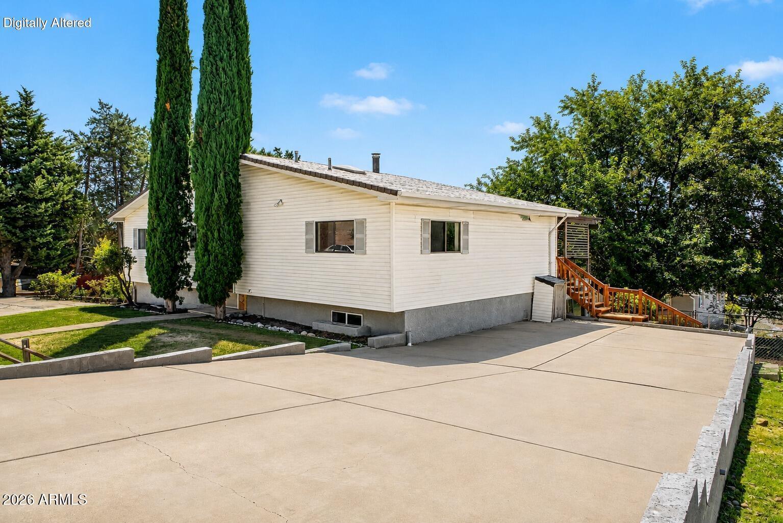 11205 E IRONWOOD Lane