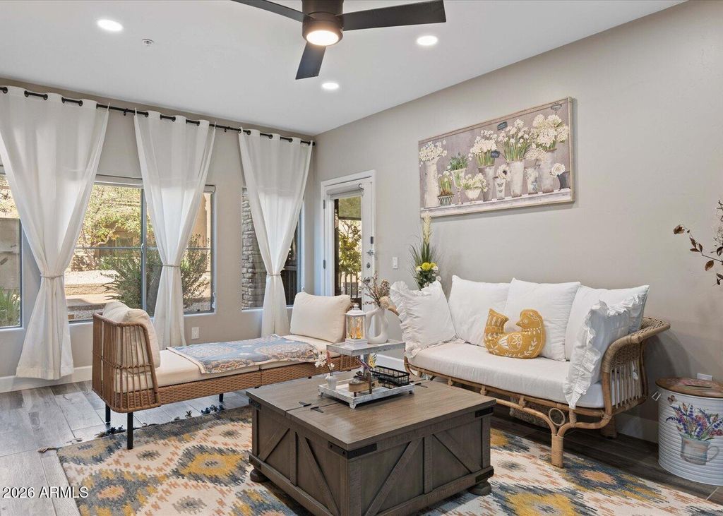 Photo of 5350 E Deer Valley Drive #1250, Phoenix, AZ 85054 (MLS # 6977878)