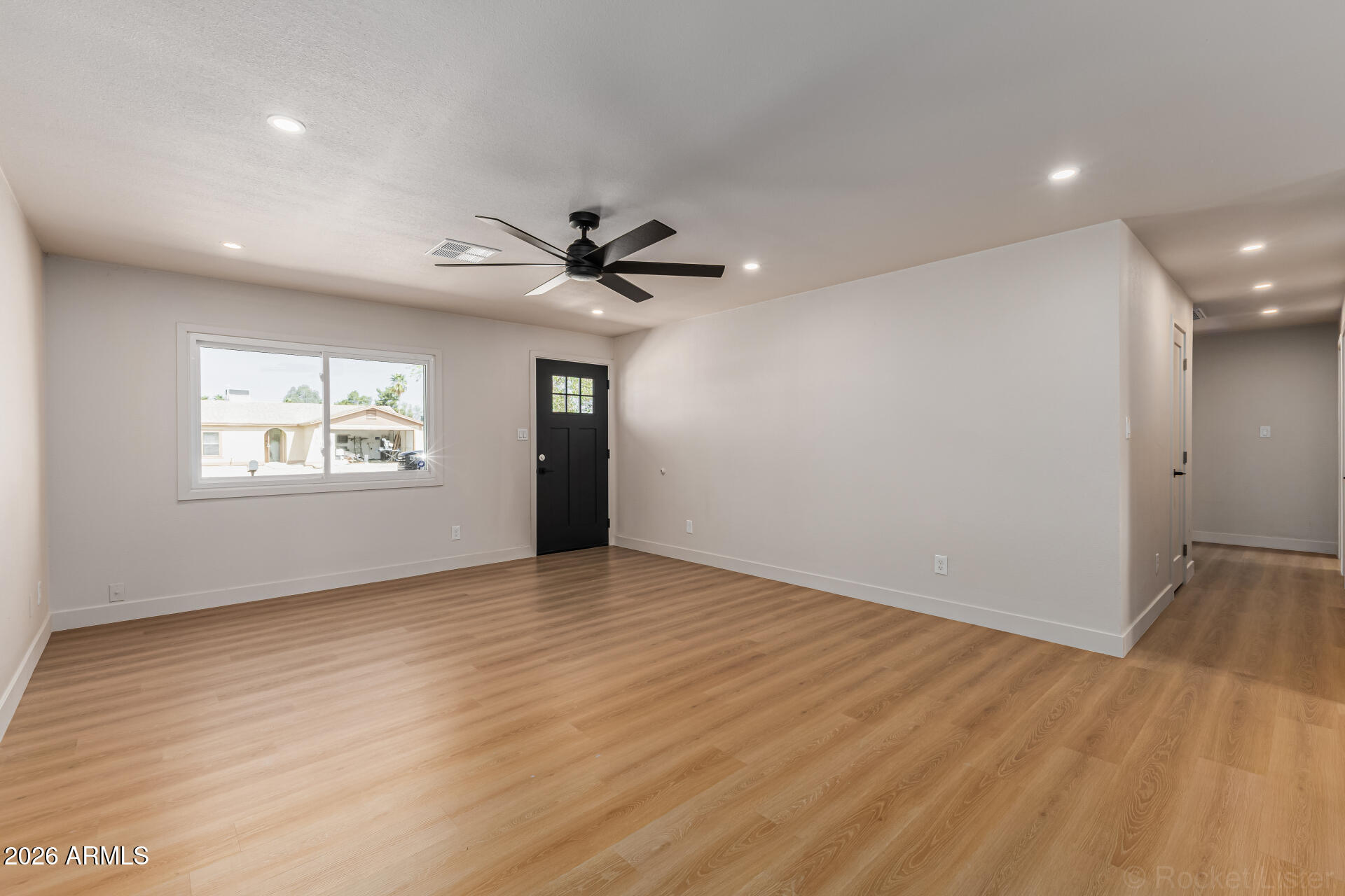 3515 E WINCHCOMB Drive