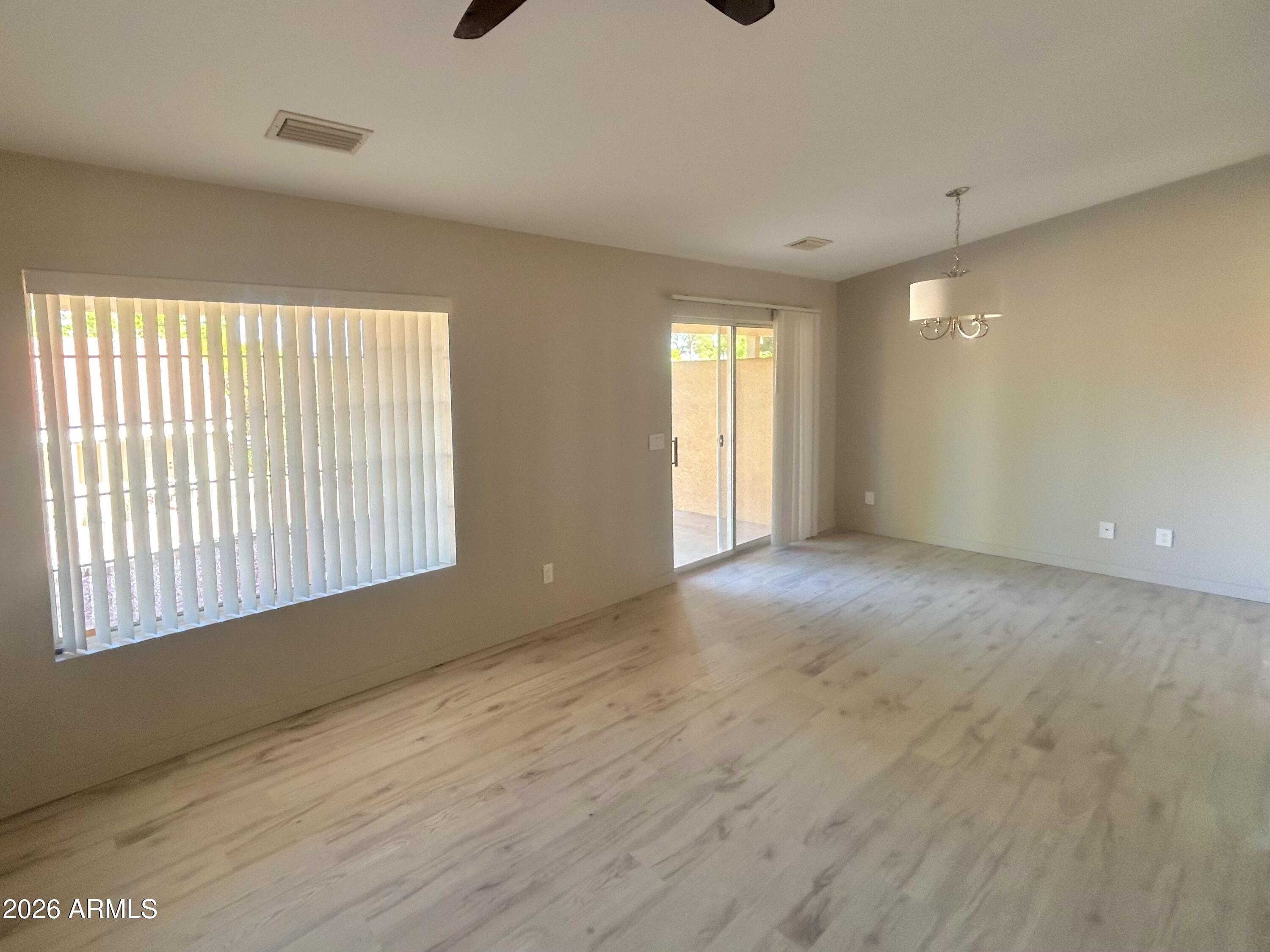 559 S SAWMILL GARDENS Drive 6