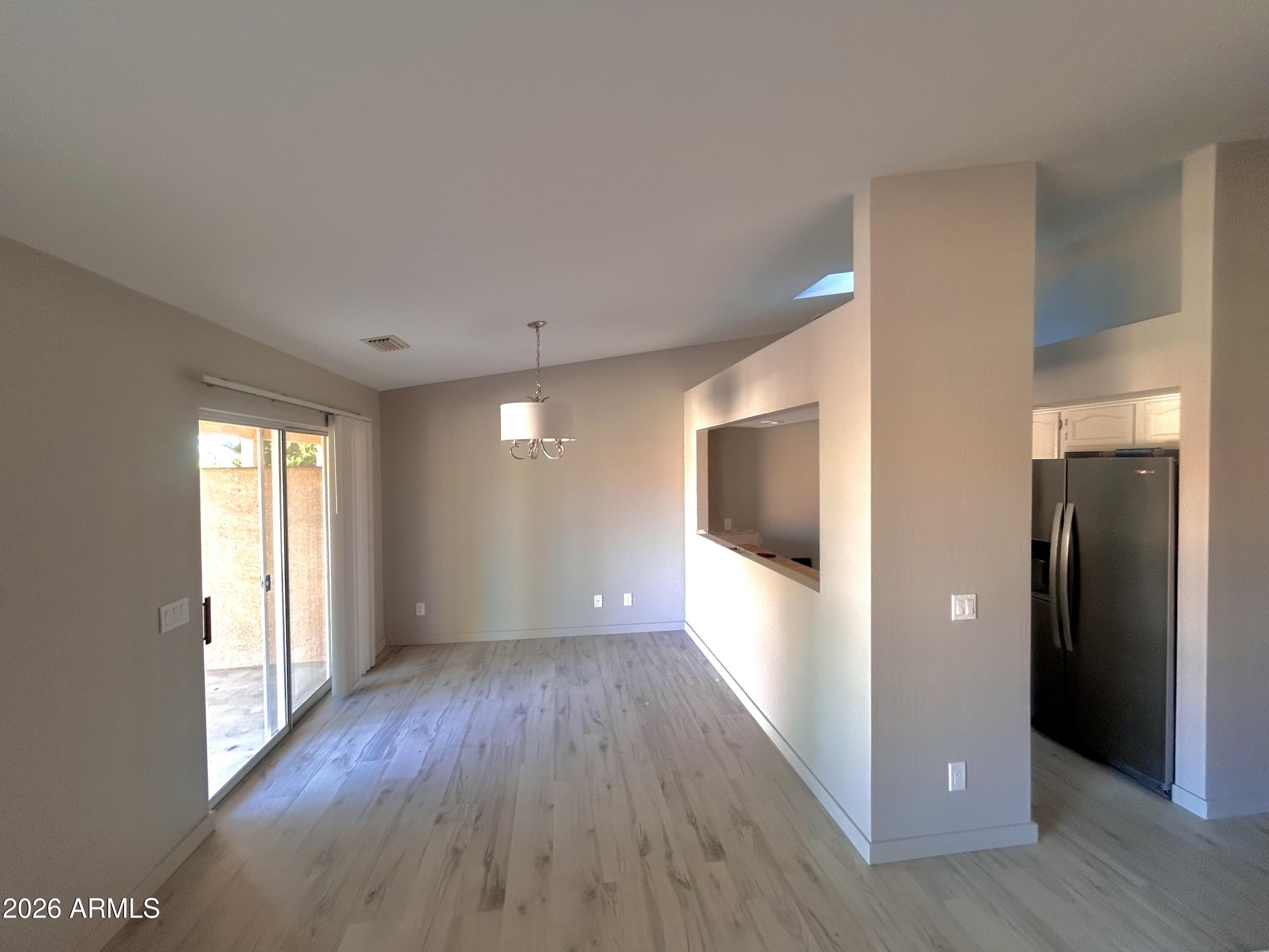 559 S SAWMILL GARDENS Drive 6