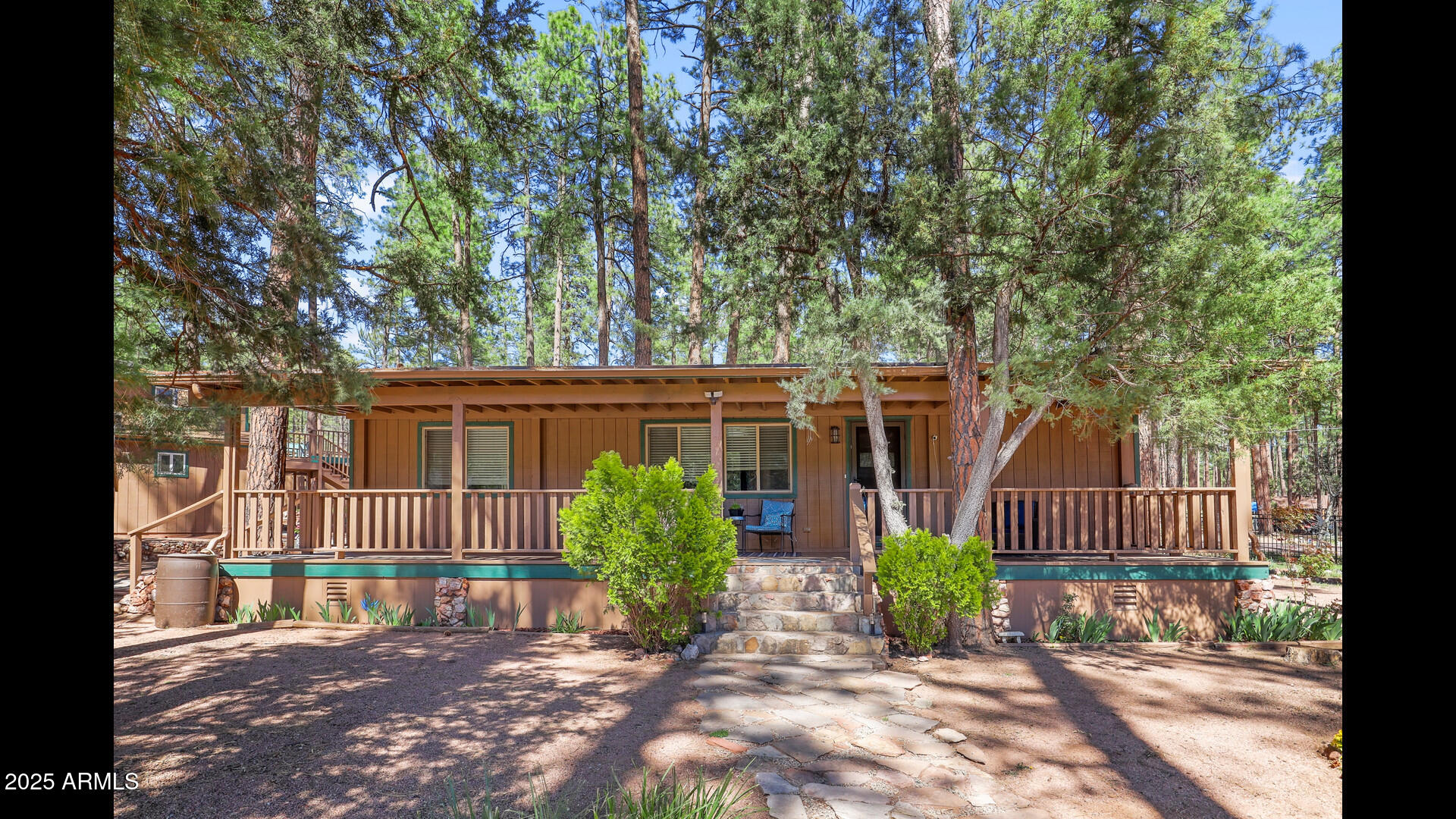 512 W STANDAGE Drive