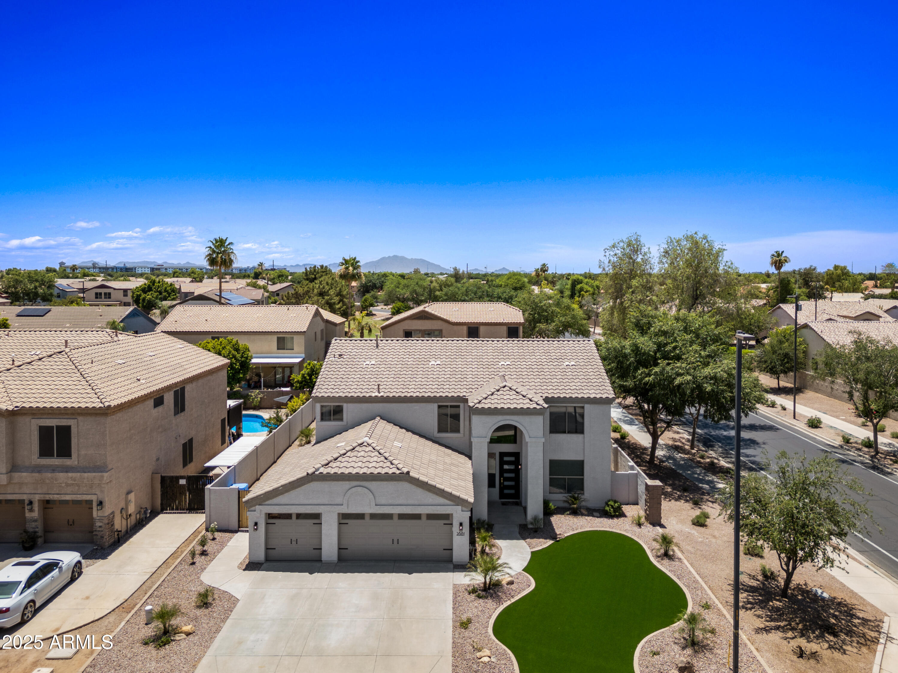 2881 E ESTRELLA Court