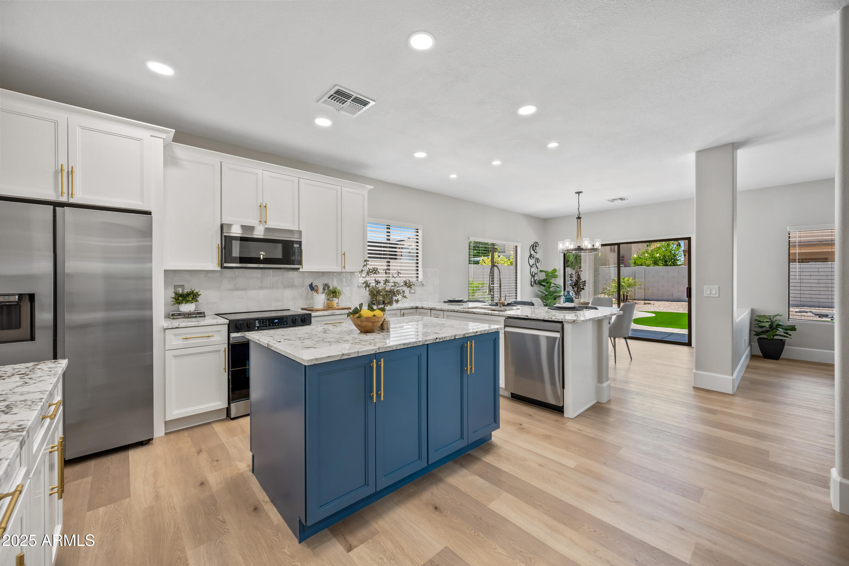 2881 E ESTRELLA Court