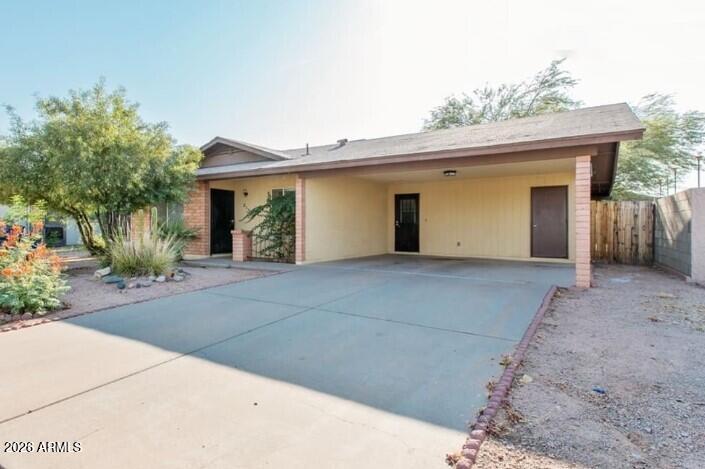 215 N Kachina --