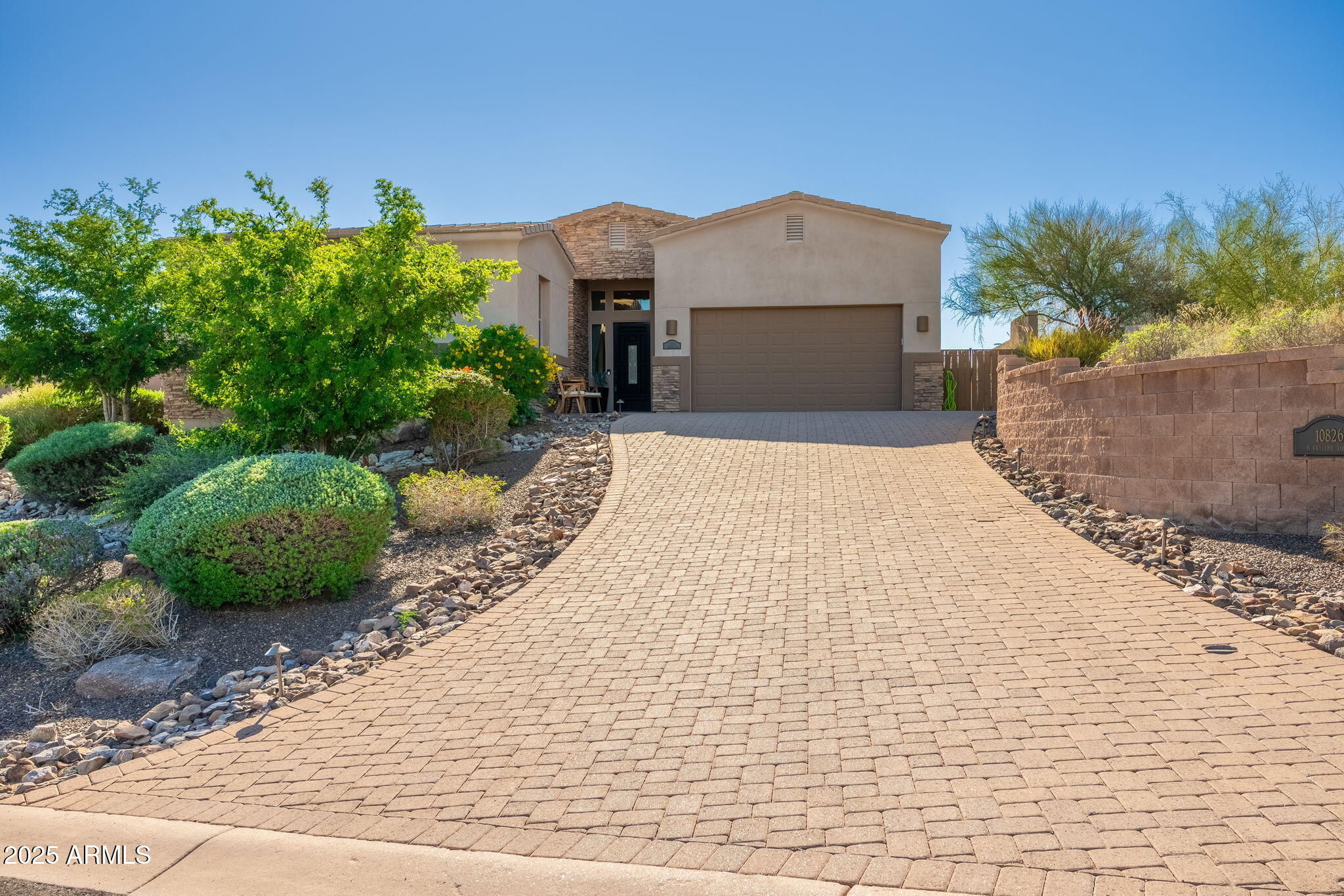 10826 N SKYLINE Drive