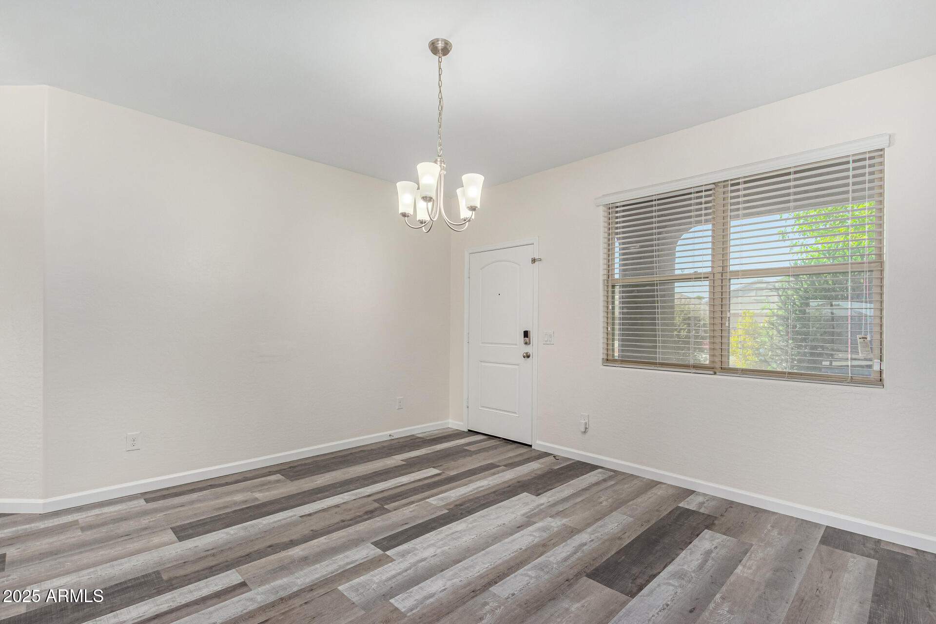 30239 W PINCHOT Avenue