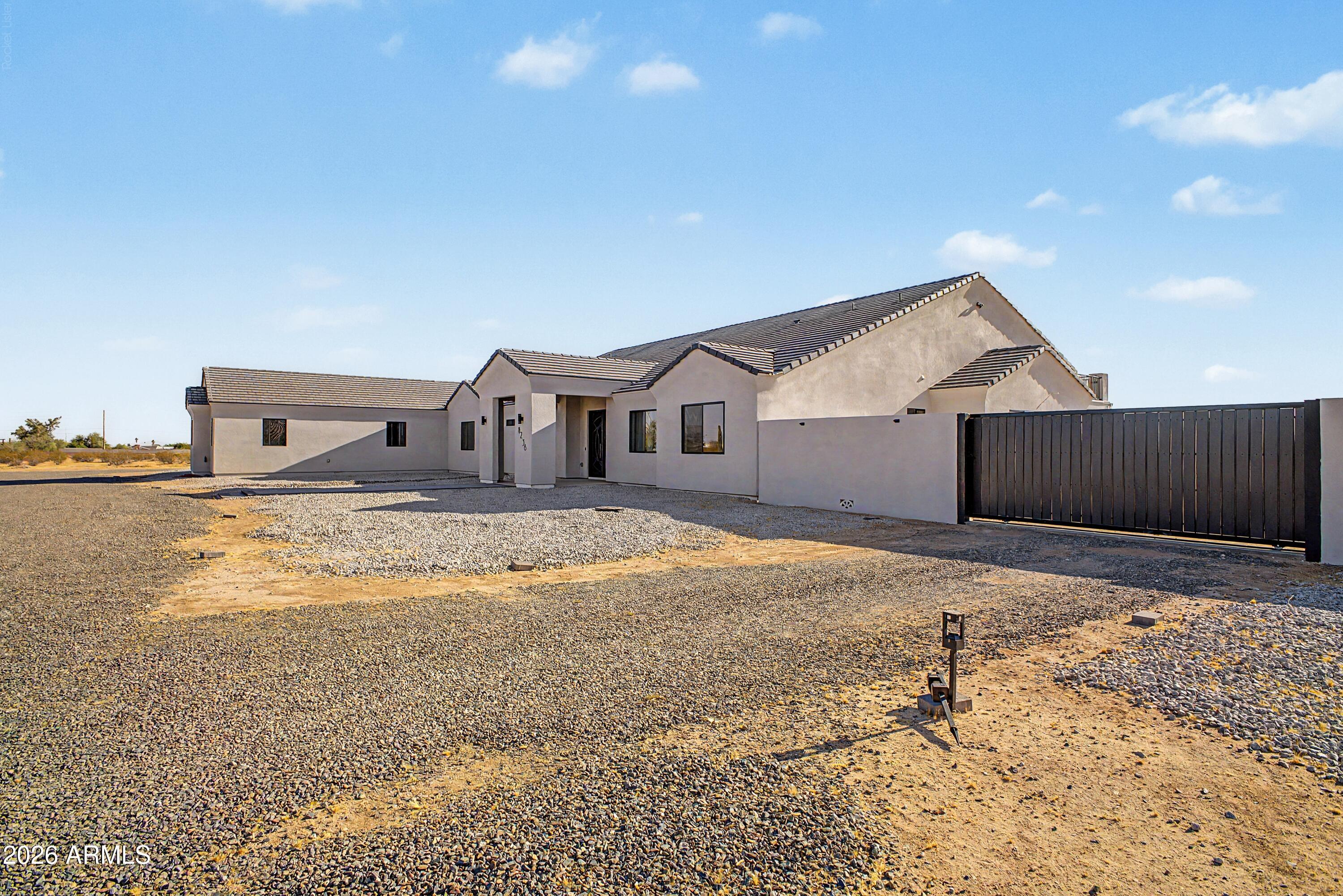 8236 N CALLE HERMOSA Circle