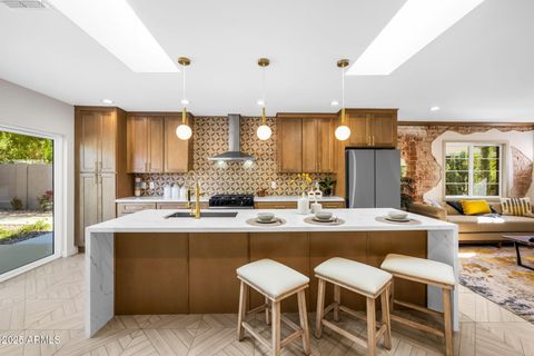 Photo of 1540 E Cheery Lynn Road, Phoenix, AZ 85014 (MLS # 6954495)