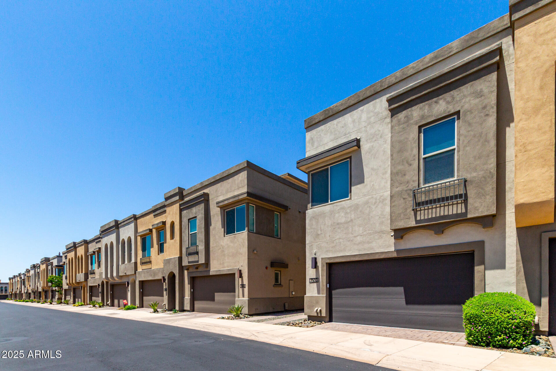 7500 E VIA DE LUNA Drive