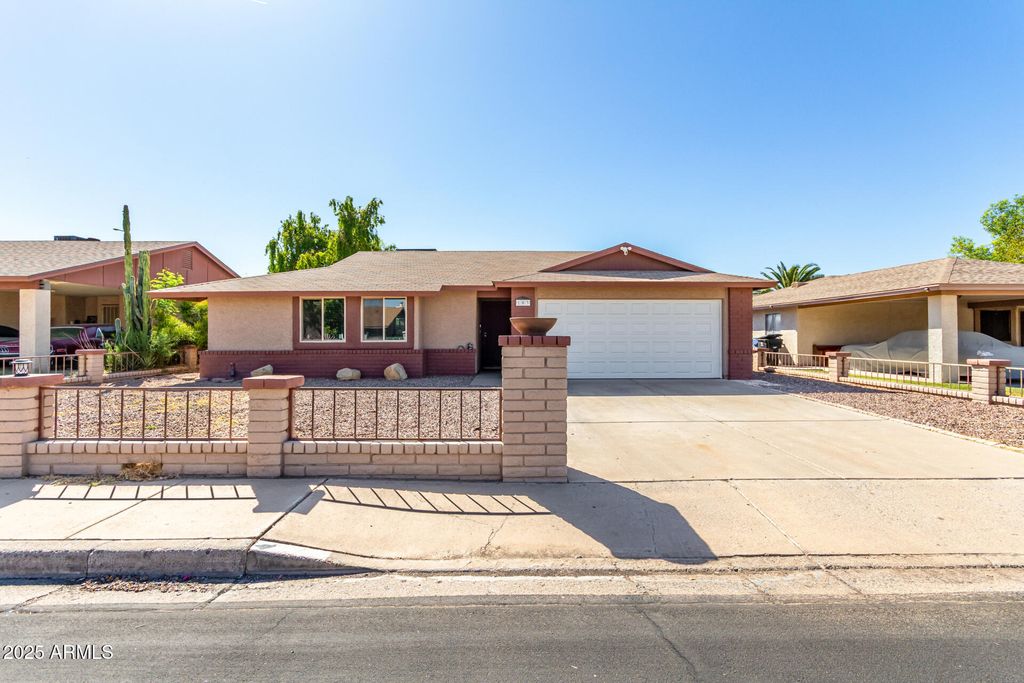 Photo of 103 E Madison Street, Avondale, AZ 85323 (MLS # 6929108)