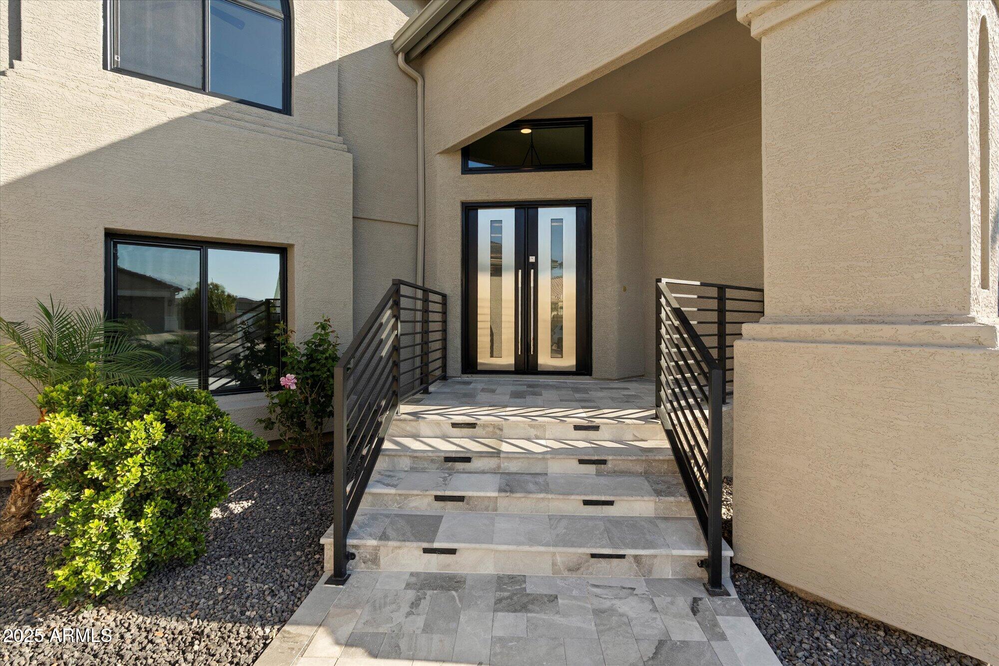 5218 W ROSE GARDEN Lane