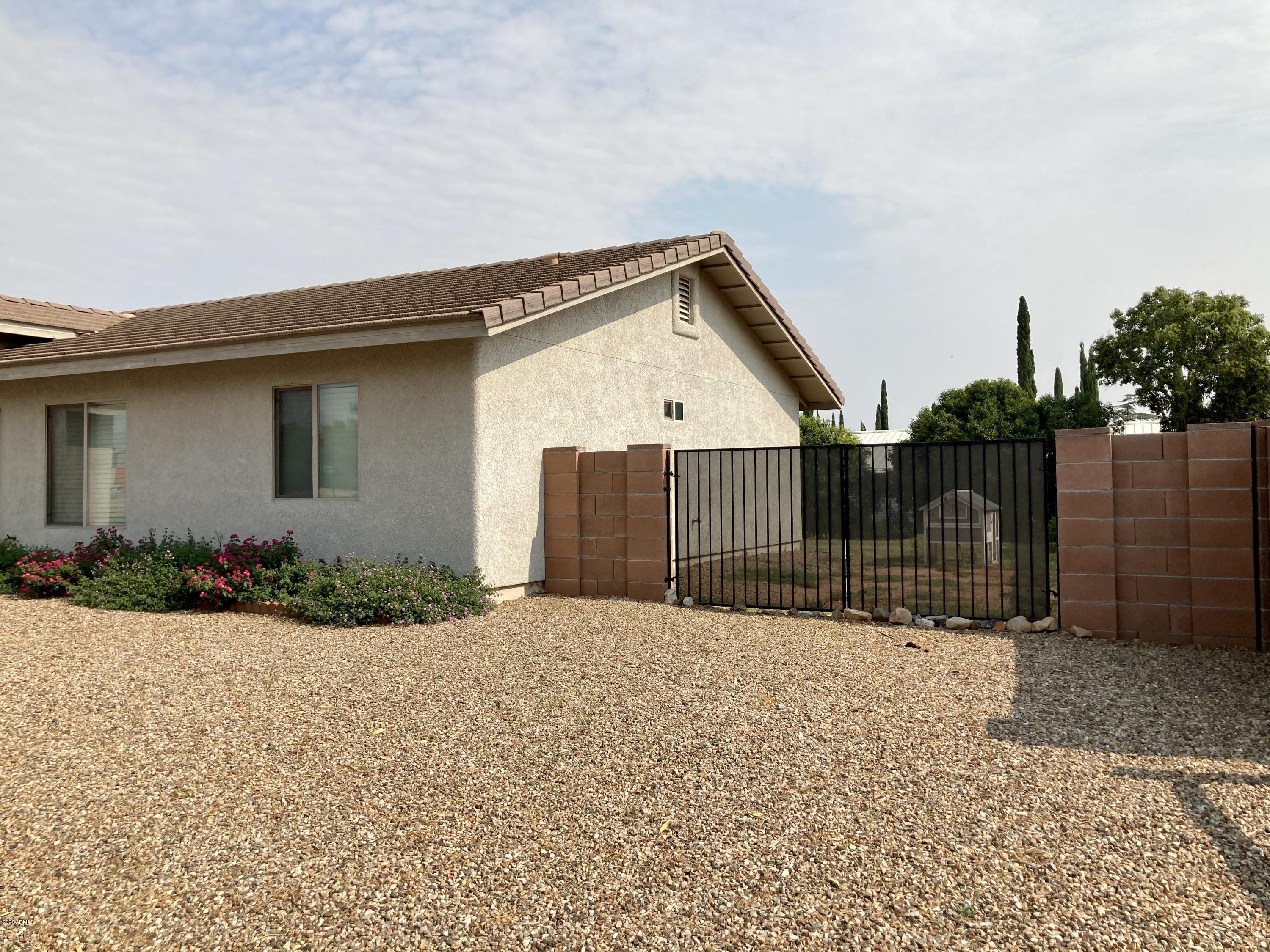 KINGS MANOR - Residential